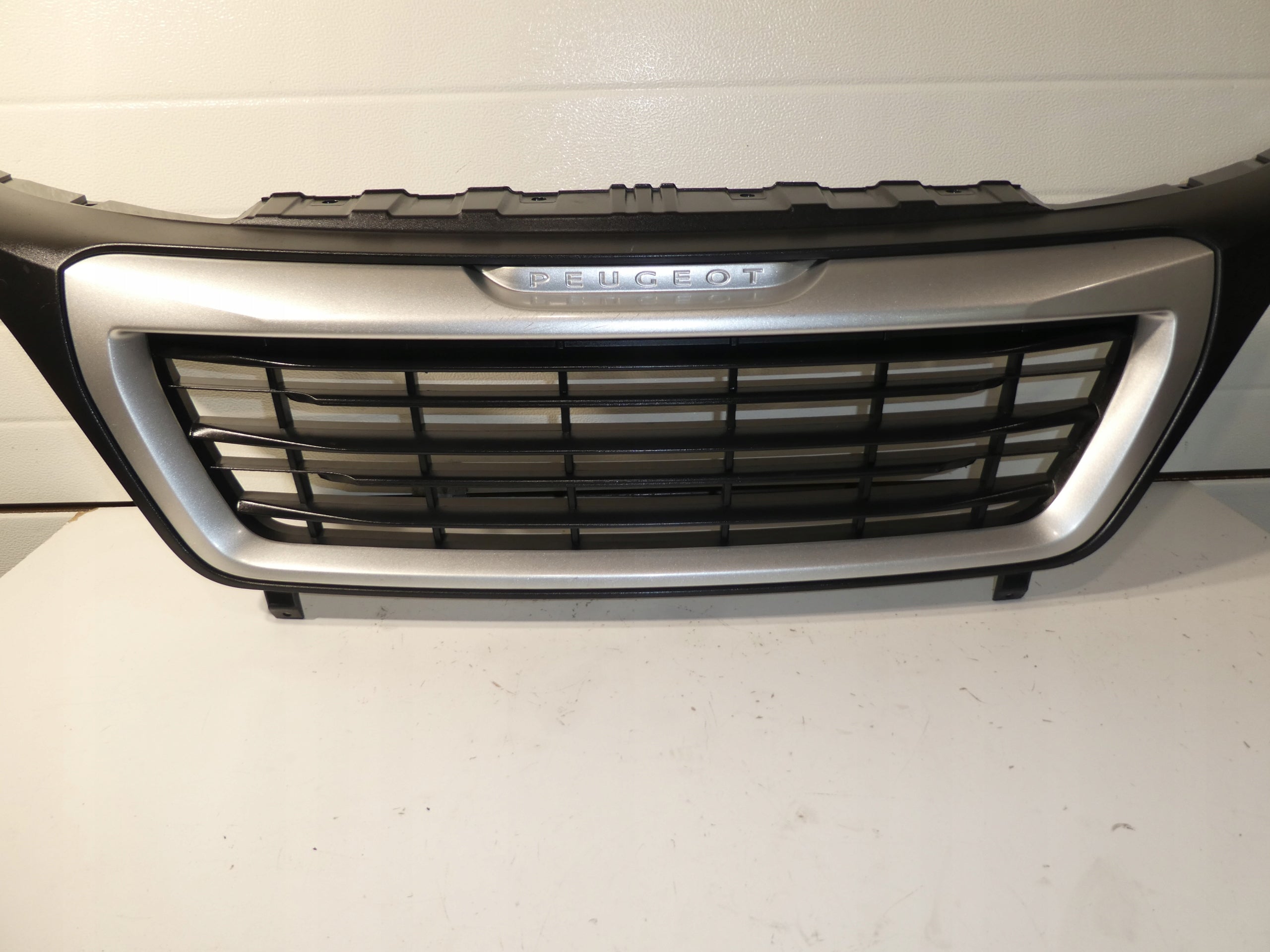 Kühlergrill Peugeot BOXER FRONTGRILL 1314847070 Kühlergitter