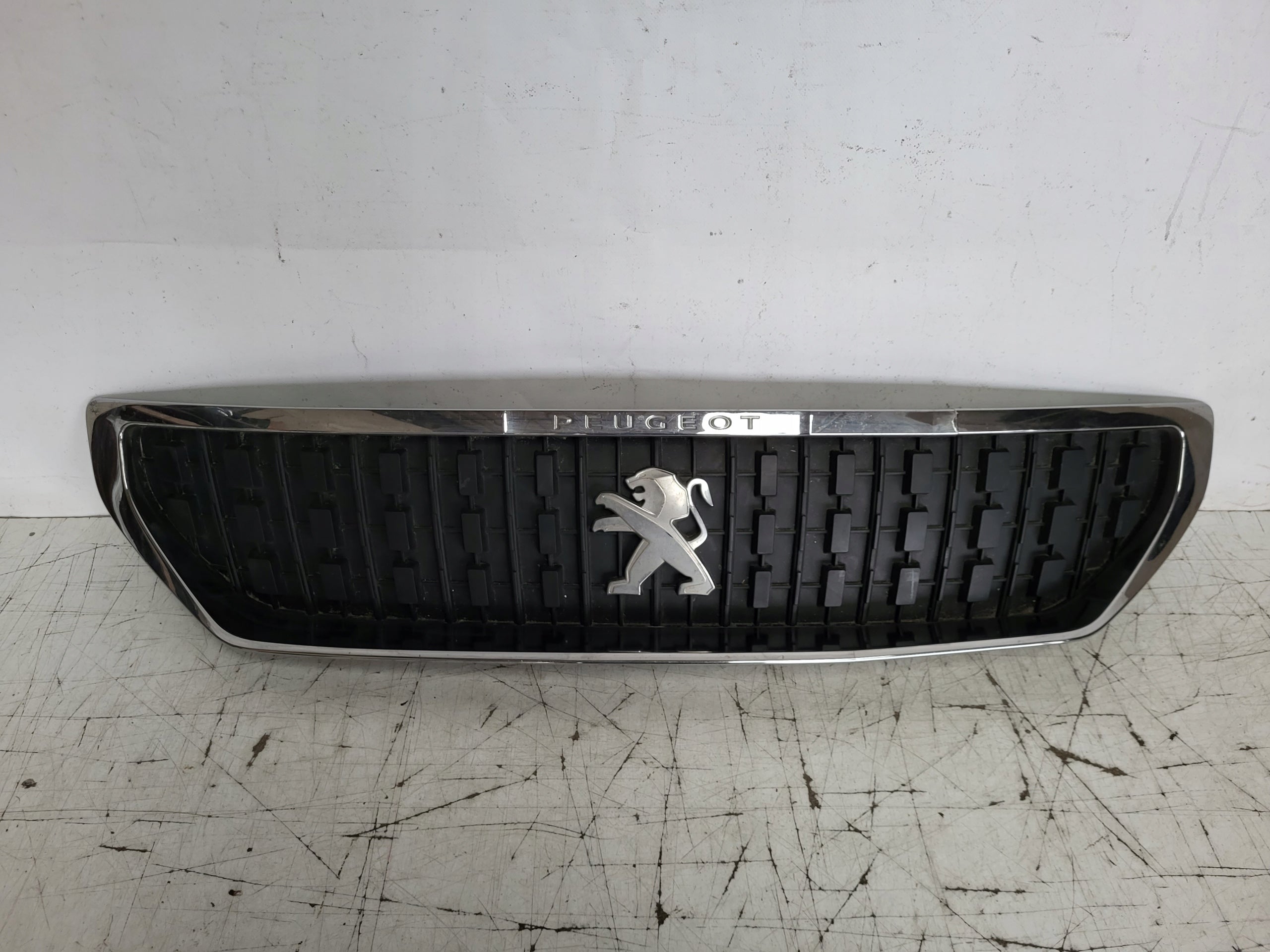 Peugeot PEUGEOT EXPERT II 104 EXPERT III TRAVELLER FRONTGRILL 9811710477