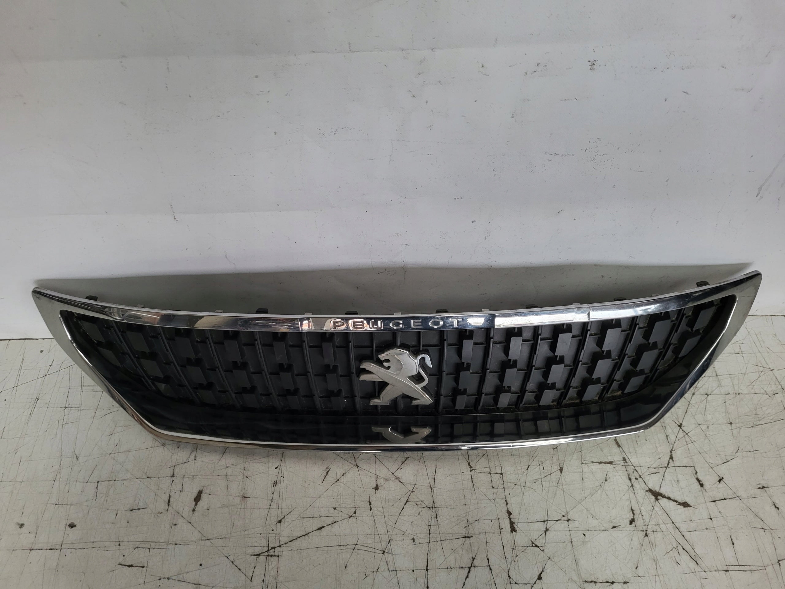 Peugeot PEUGEOT EXPERT II 104 EXPERT III TRAVELLER FRONTGRILL 9811710477