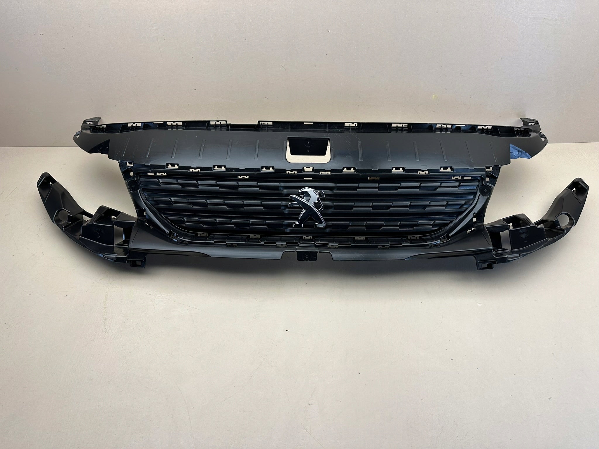 Peugeot PEUGEOT PARTNER II RIFTER PARTNER III FRONT GRILLE 