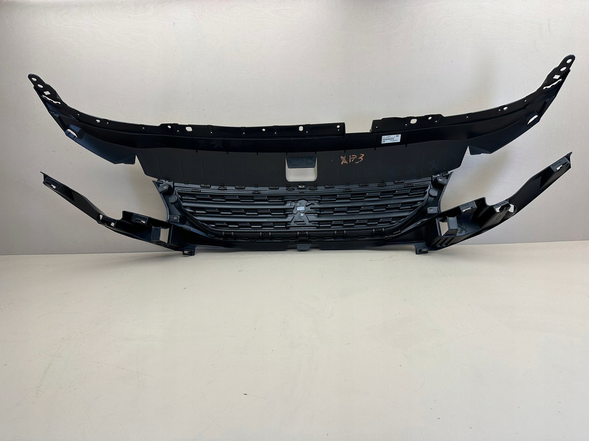 Peugeot PEUGEOT PARTNER II RIFTER PARTNER III FRONTGRILL