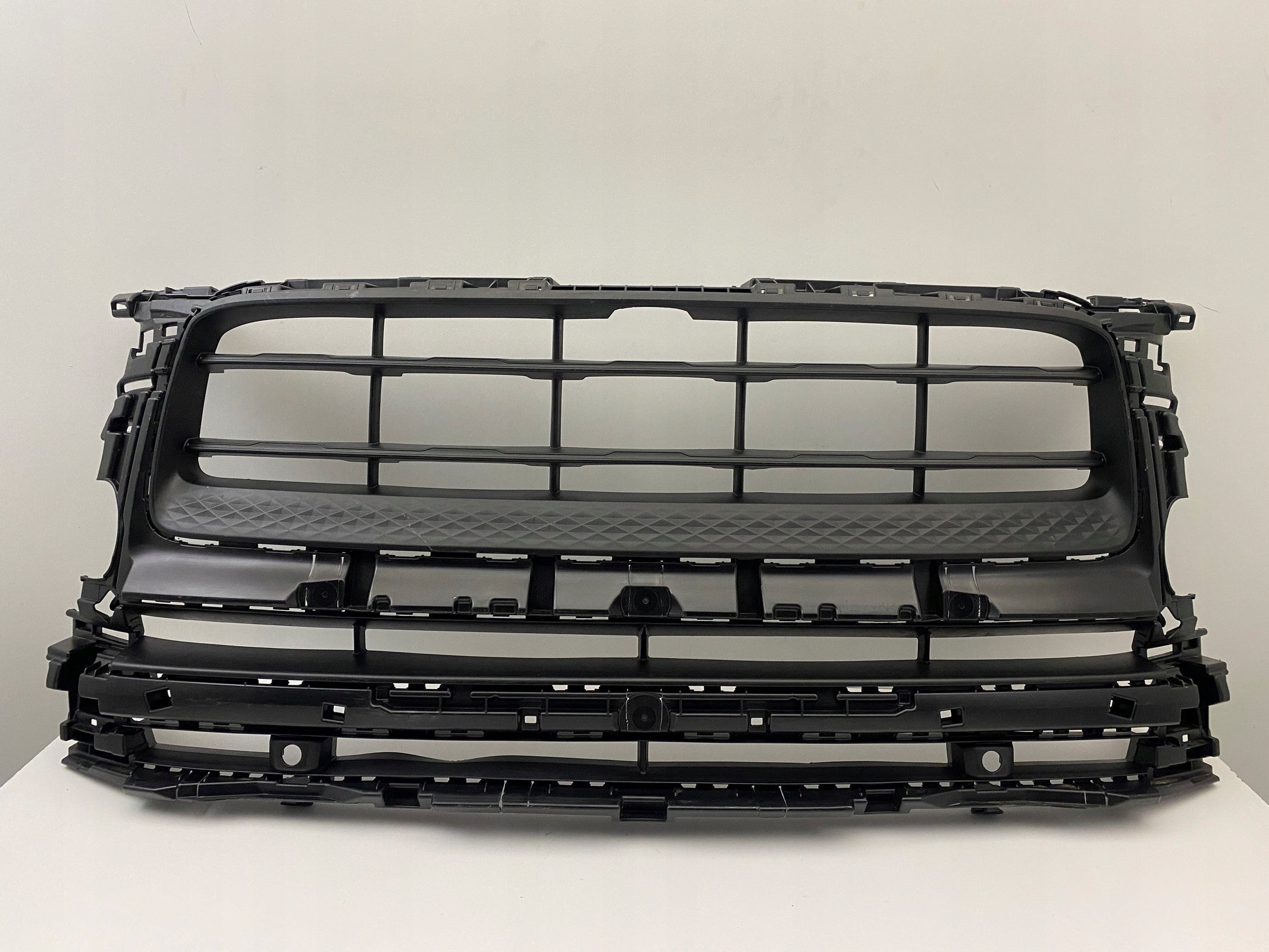  Radiator grille Porsche MACAN FRONTGRILL 95B807683 Radiator grille  product image