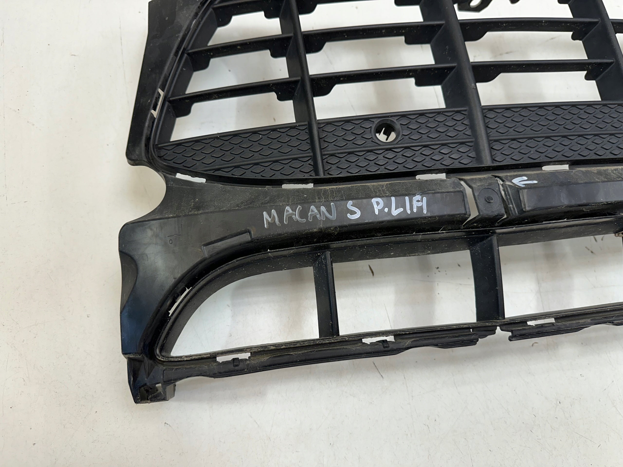 Kühlergrill Porsche 95B FRONTGRILL 95B807683H Kühlergitter