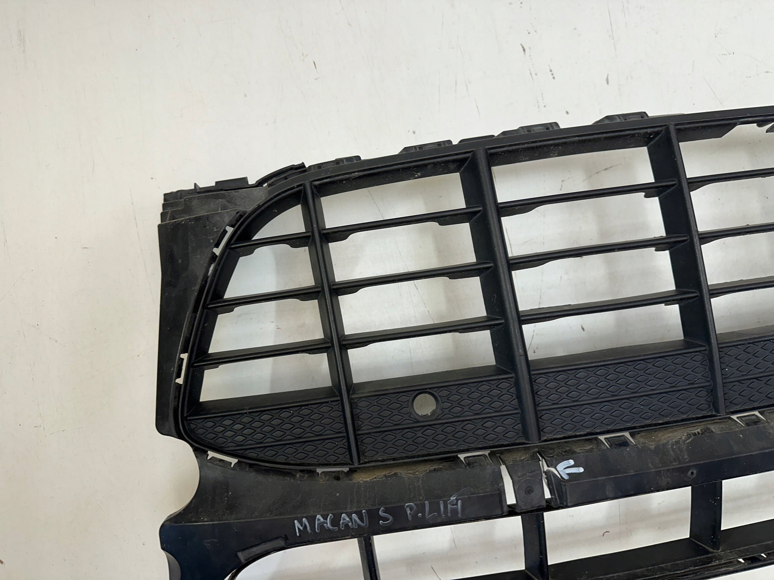 Kühlergrill Porsche 95B FRONTGRILL 95B807683H Kühlergitter