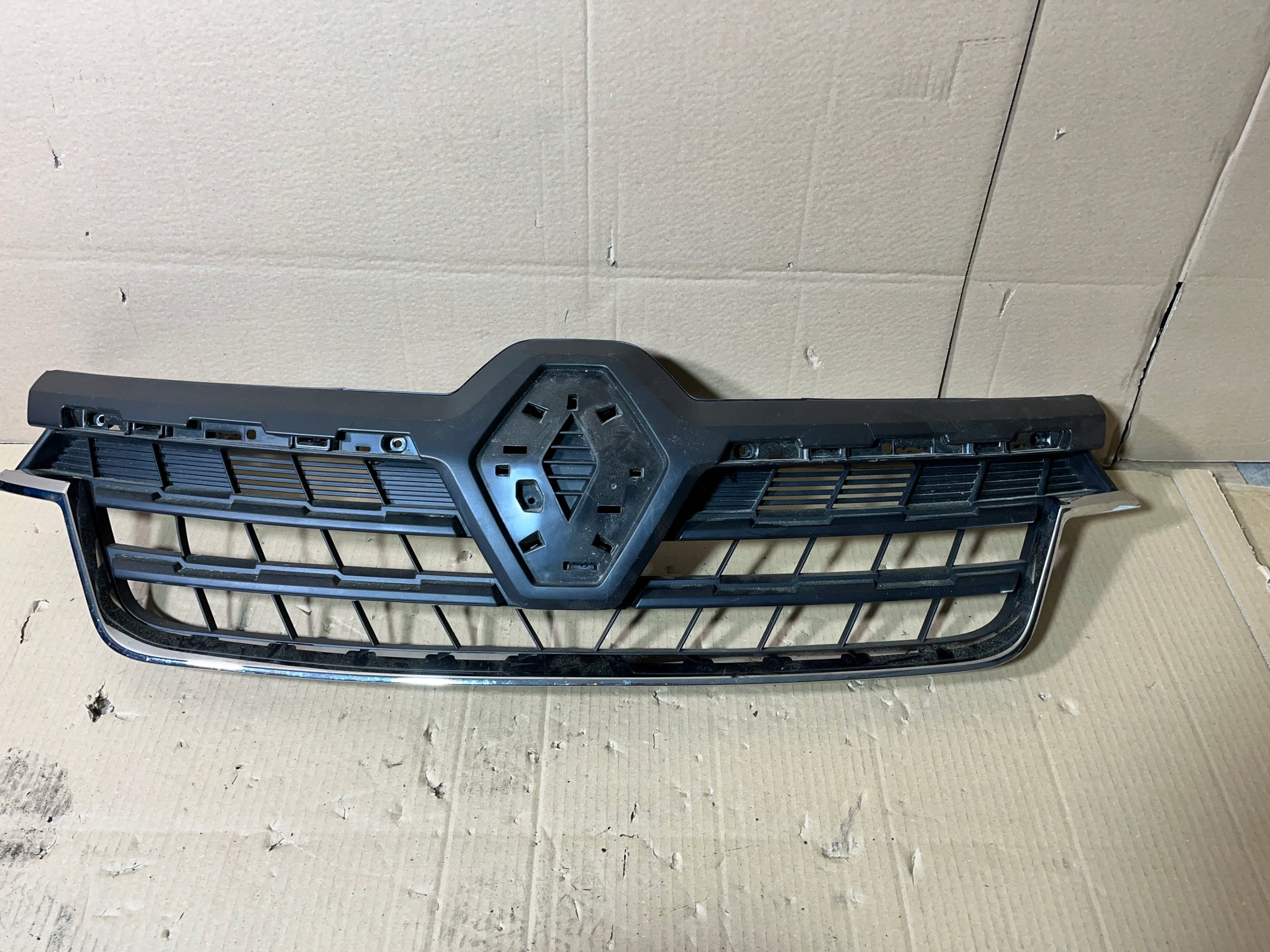 Kühlergrill Renault EXPRESS I FRONTGRILL 622565187R Kühlergitter