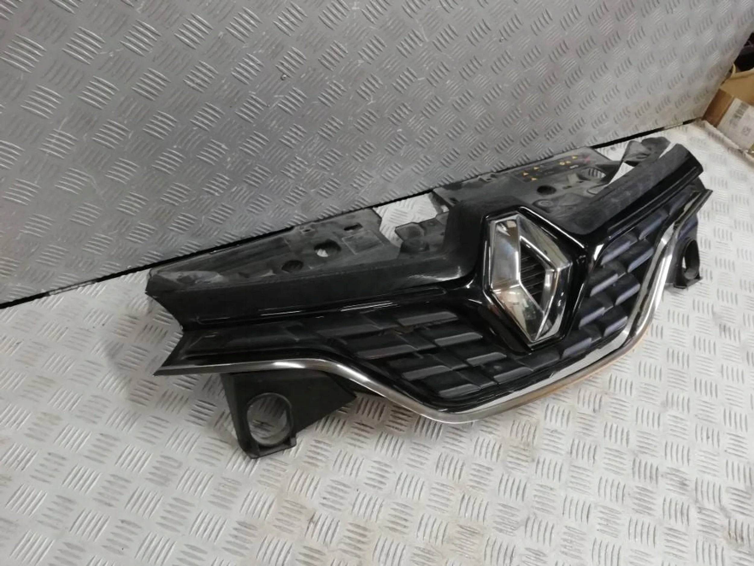 Kühlergrill Renault CAPTUR FRONTGRILL 620902271R Kühlergitter