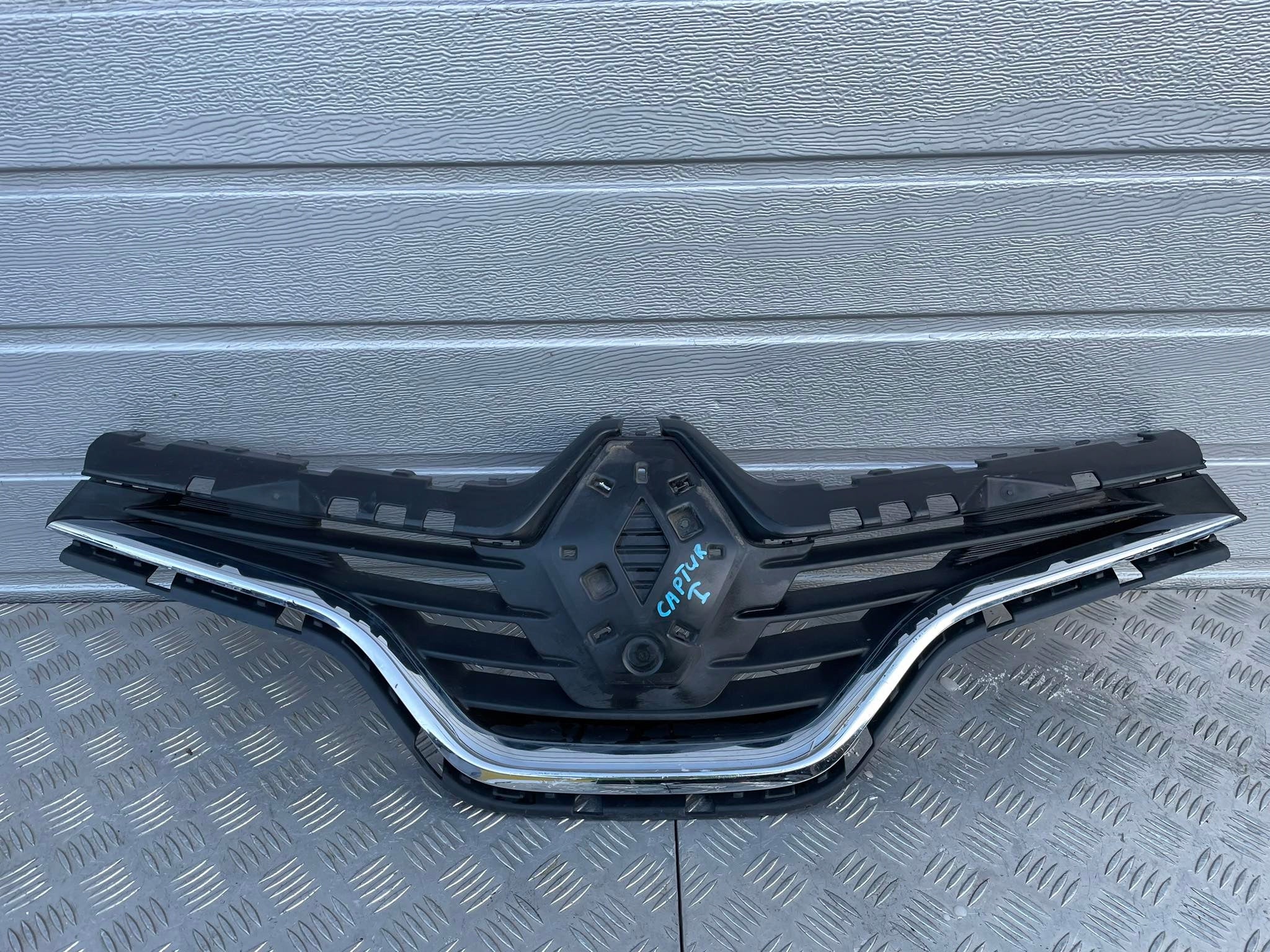 Kühlergrill Renault CAPTUR FRONTGRILL 623102335R Kühlergitter