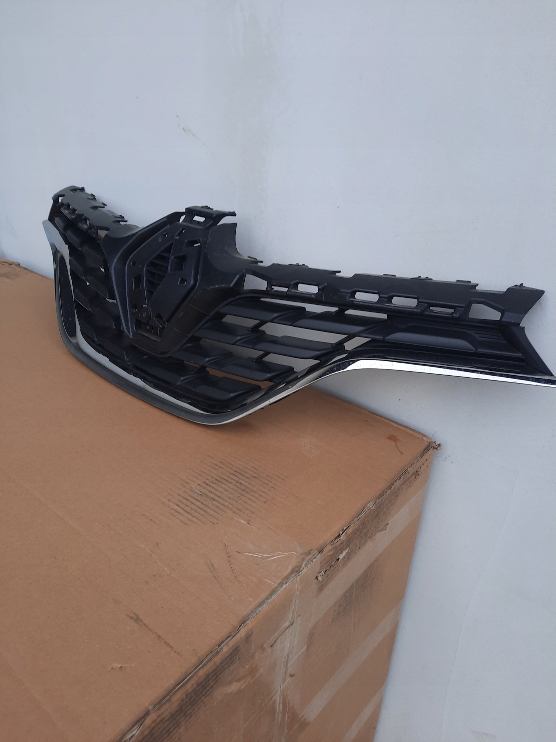 Kühlergrill Renault CAPTUR II FRONTGRILL 623105565 Kühlergitter