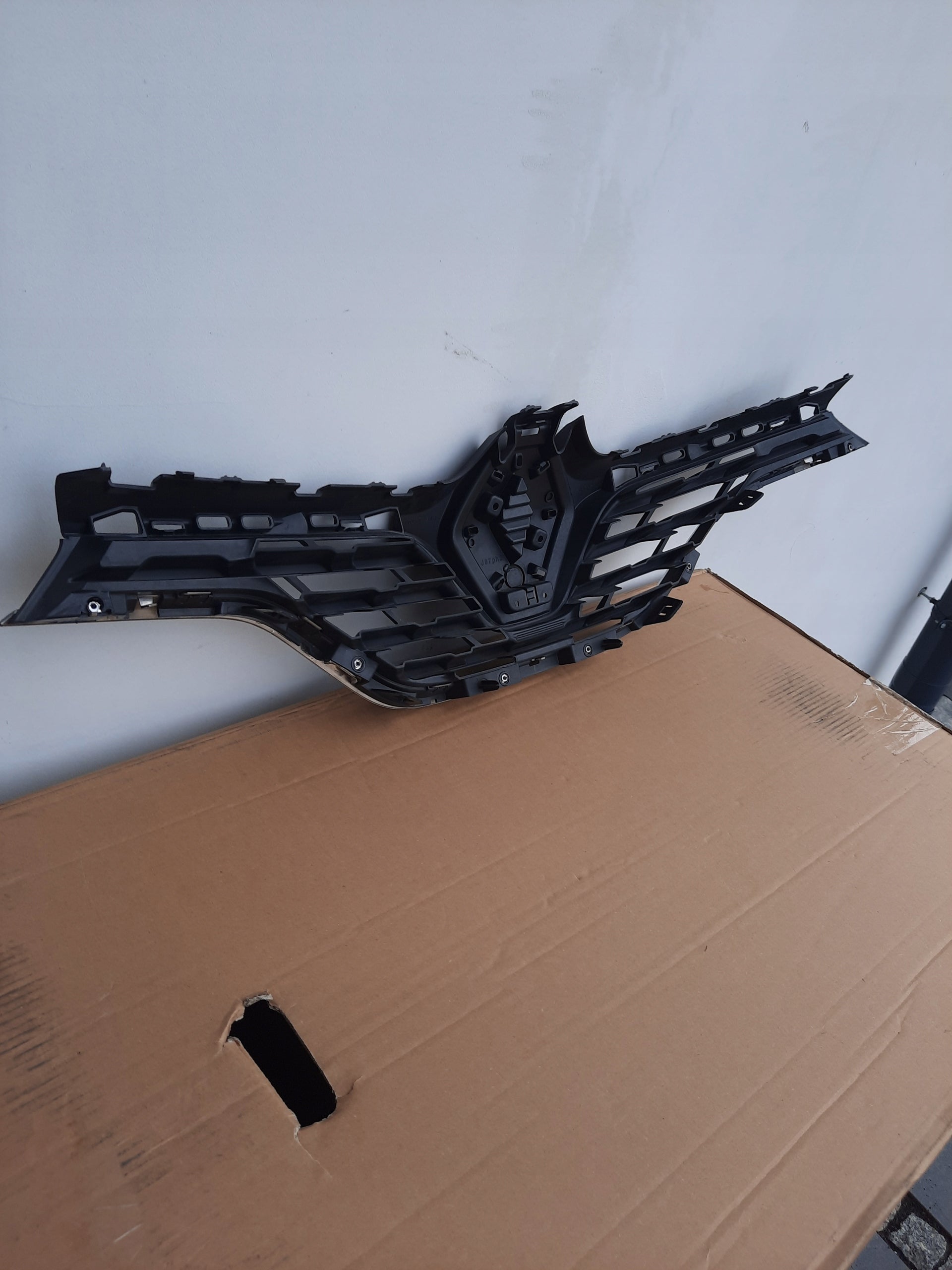 Kühlergrill Renault CAPTUR II FRONTGRILL 623105565 Kühlergitter