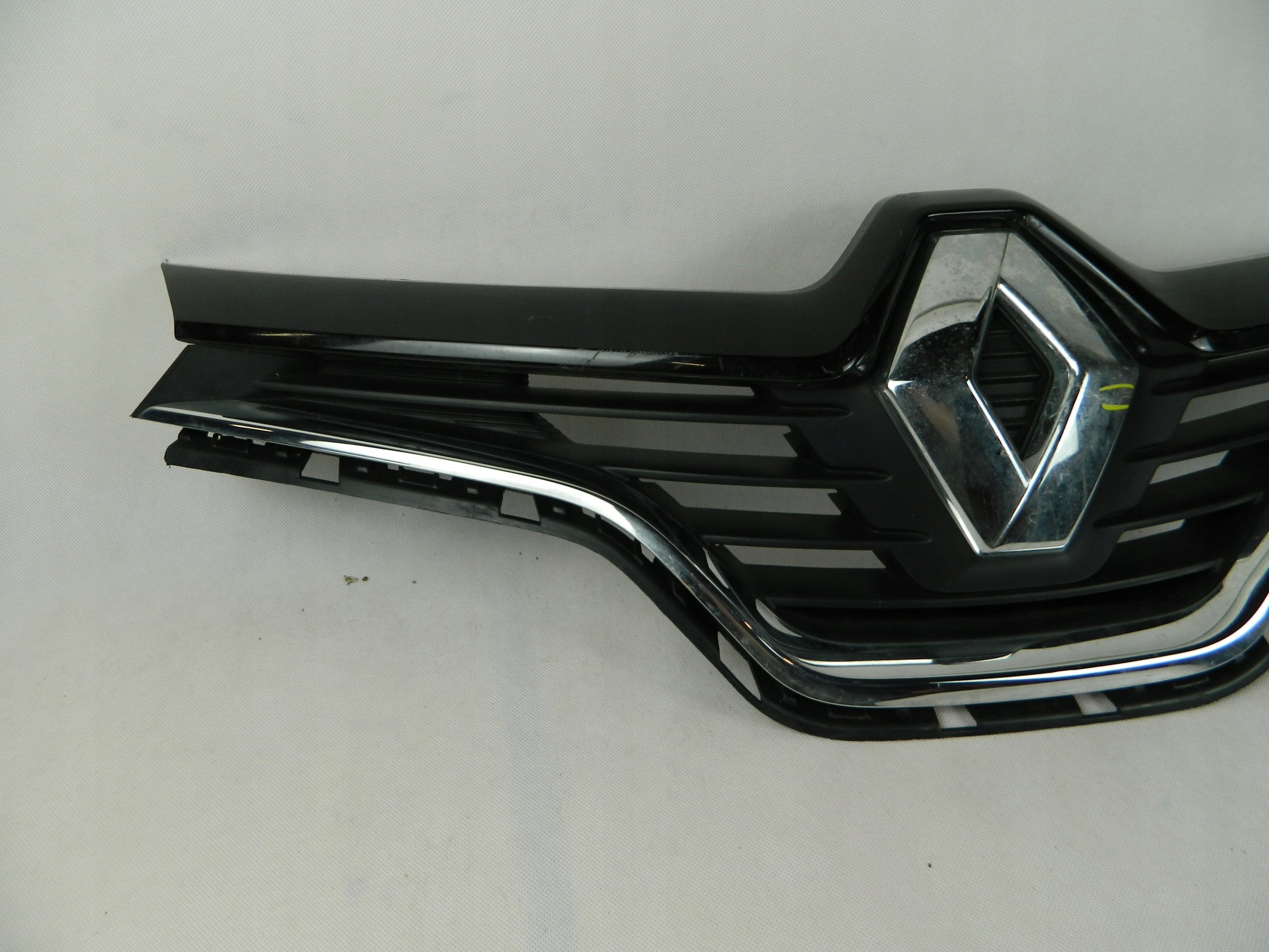 Kühlergrill Renault CAPTUR FRONTGRILL 623102335R Kühlergitter