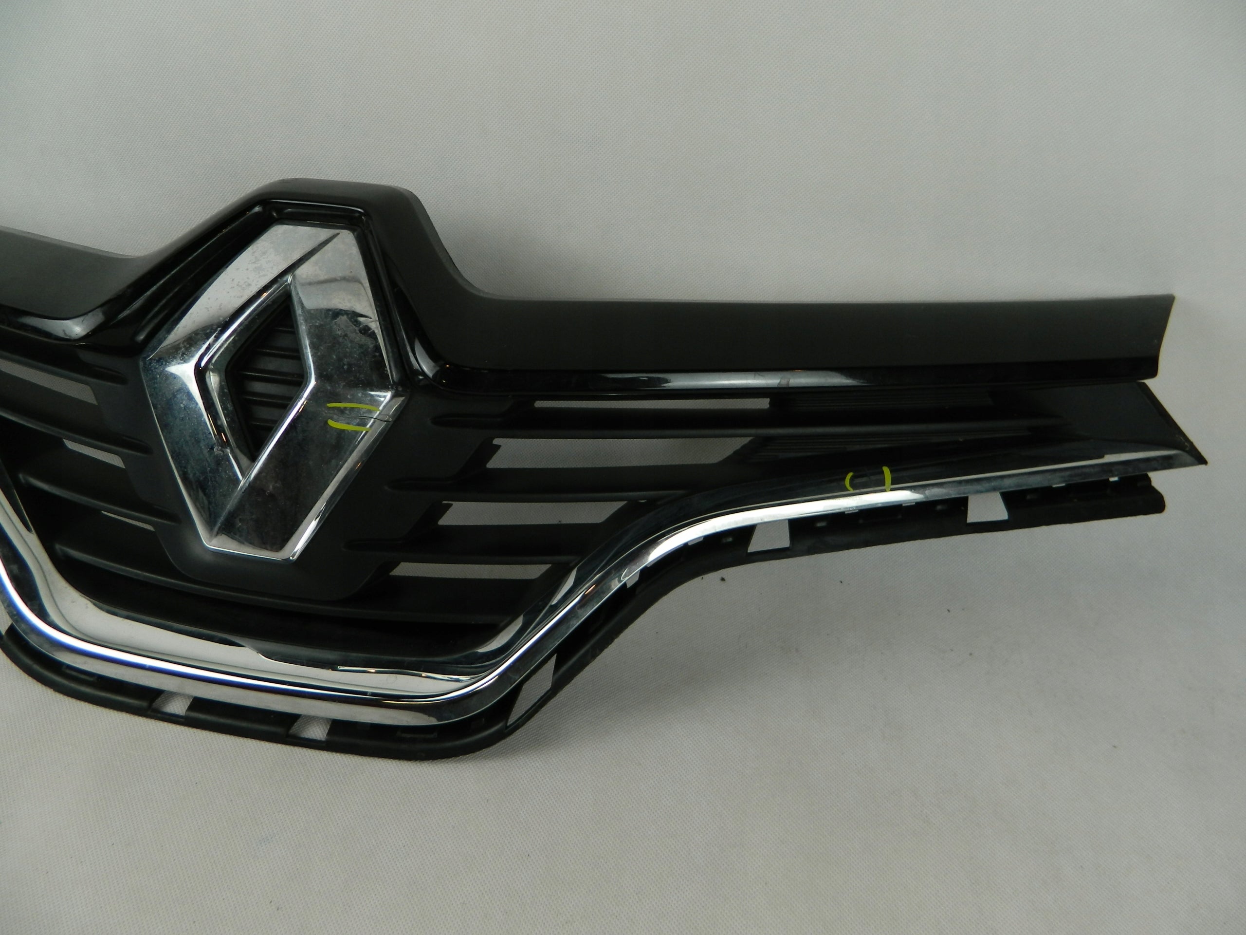 Kühlergrill Renault CAPTUR FRONTGRILL 623102335R Kühlergitter