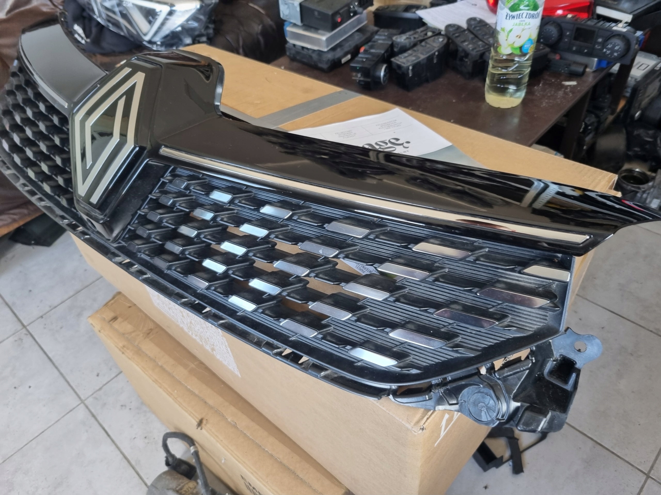 Kühlergrill Renault ALPINE CLIO V FRONTGRILL 623841043R Kühlergitter