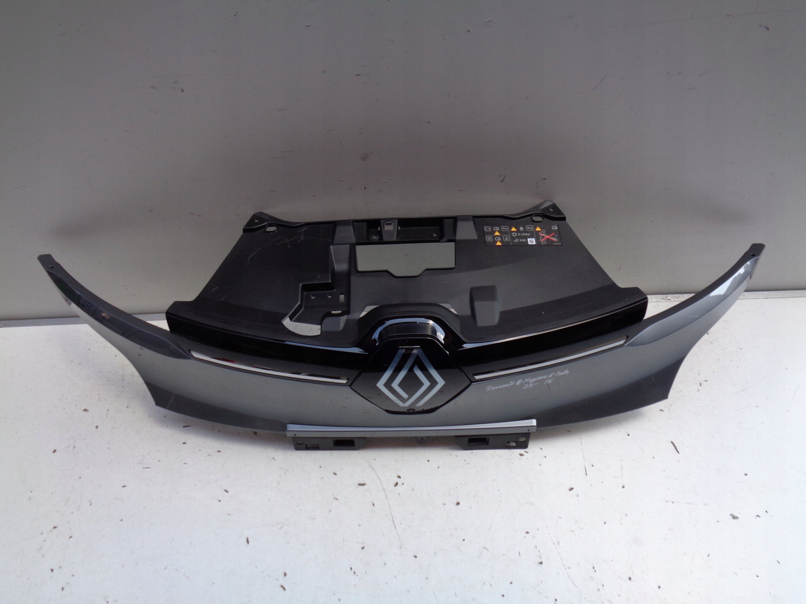 Kühlergrill Renault MEGANE V FRONTGRILL 620321520R Kühlergitter