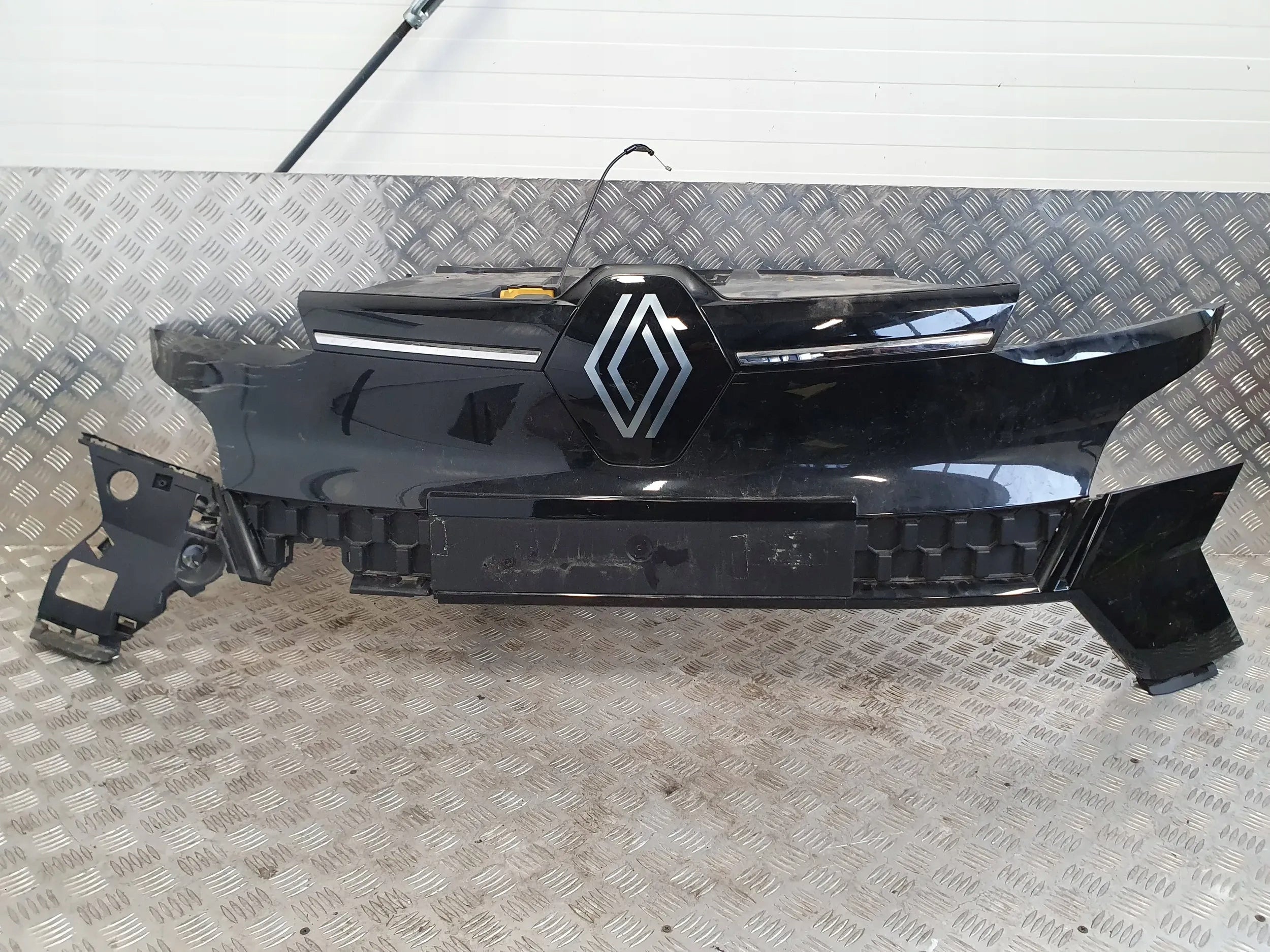 Kühlergrill Renault MEGANE FRONTGRILL 620321520R Kühlergitter