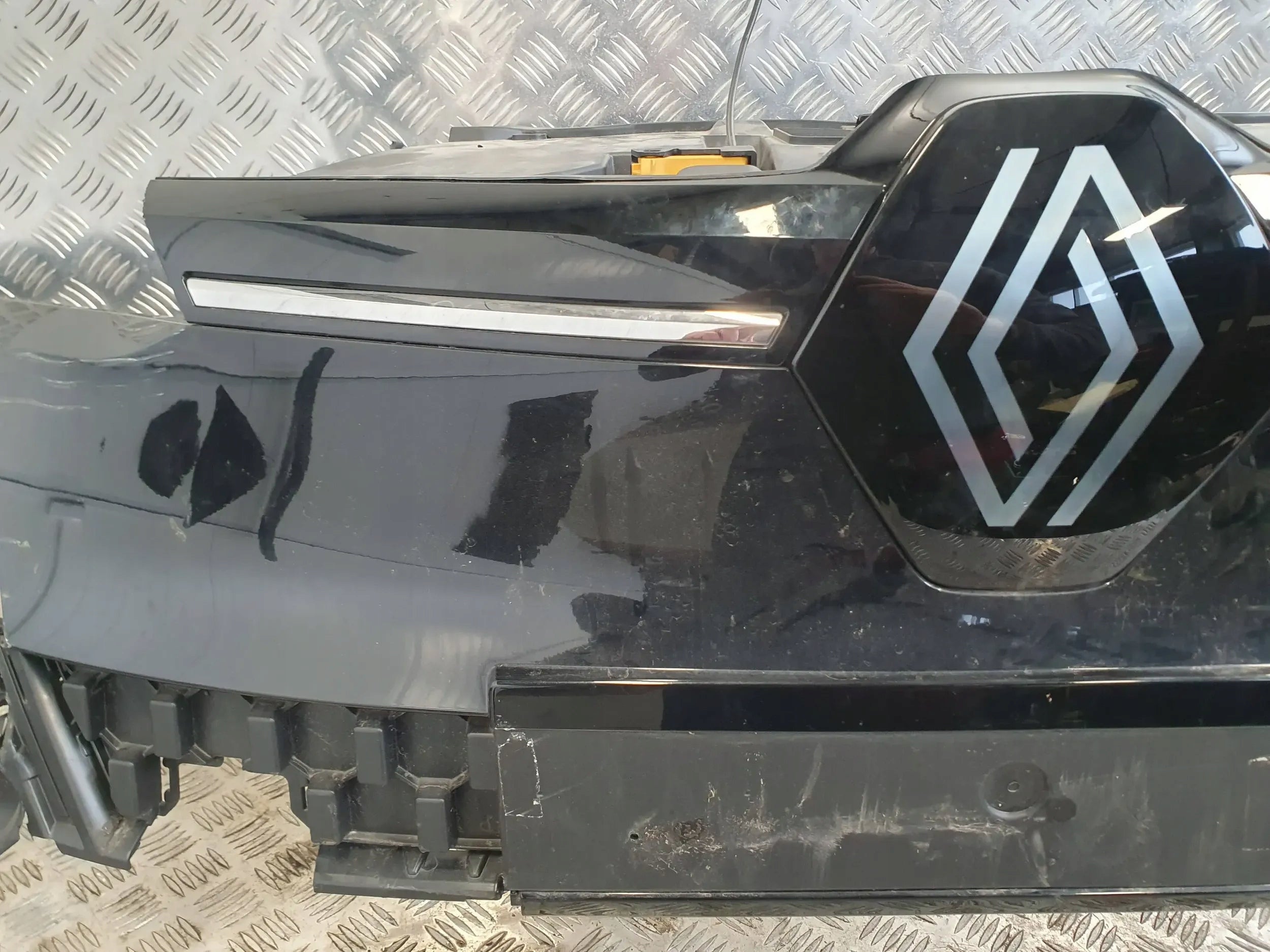 Kühlergrill Renault MEGANE FRONTGRILL 620321520R Kühlergitter