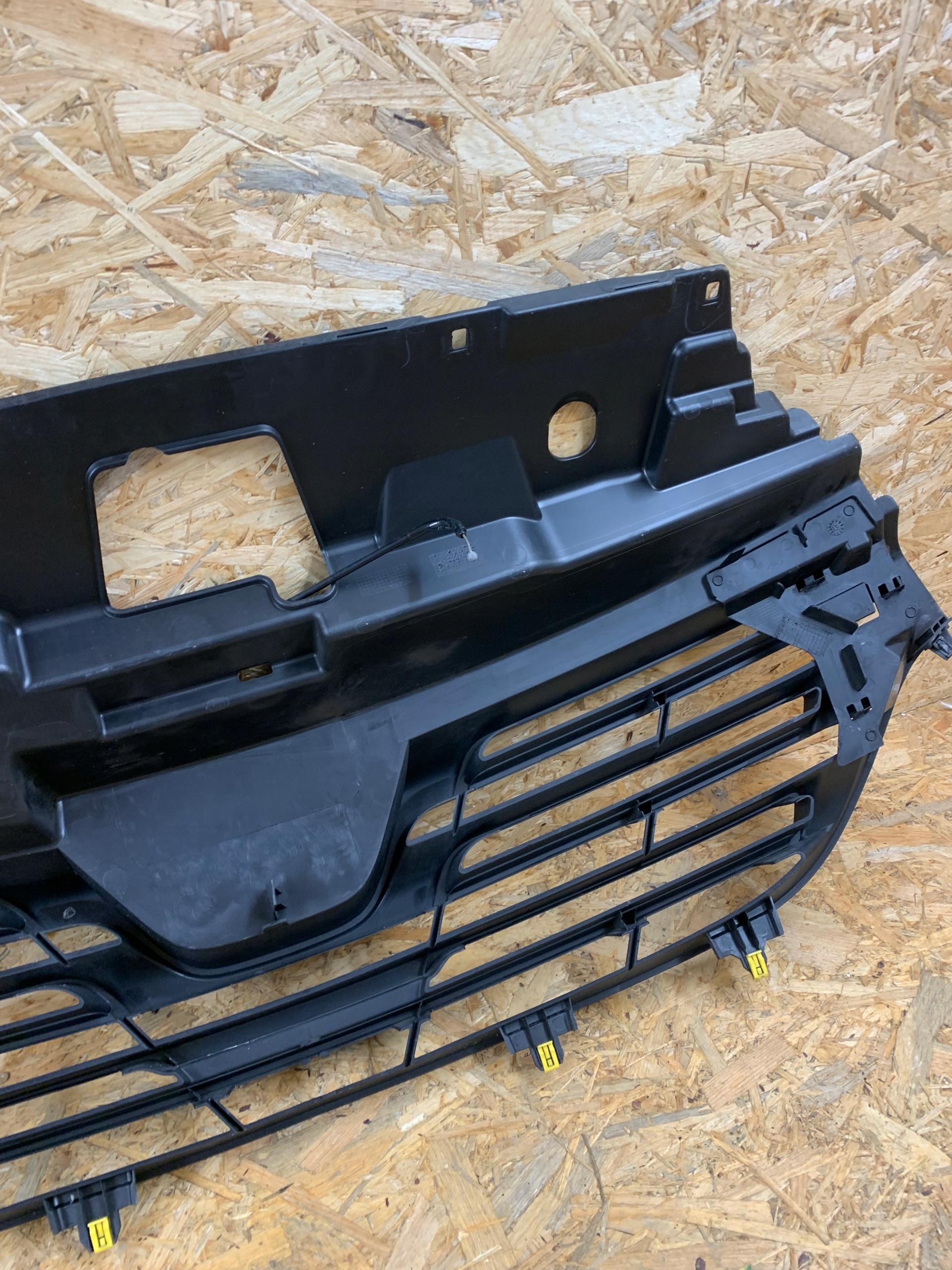 Kühlergrill Renault TRAFIC III FRONTGRILL 623108673R Kühlergitter