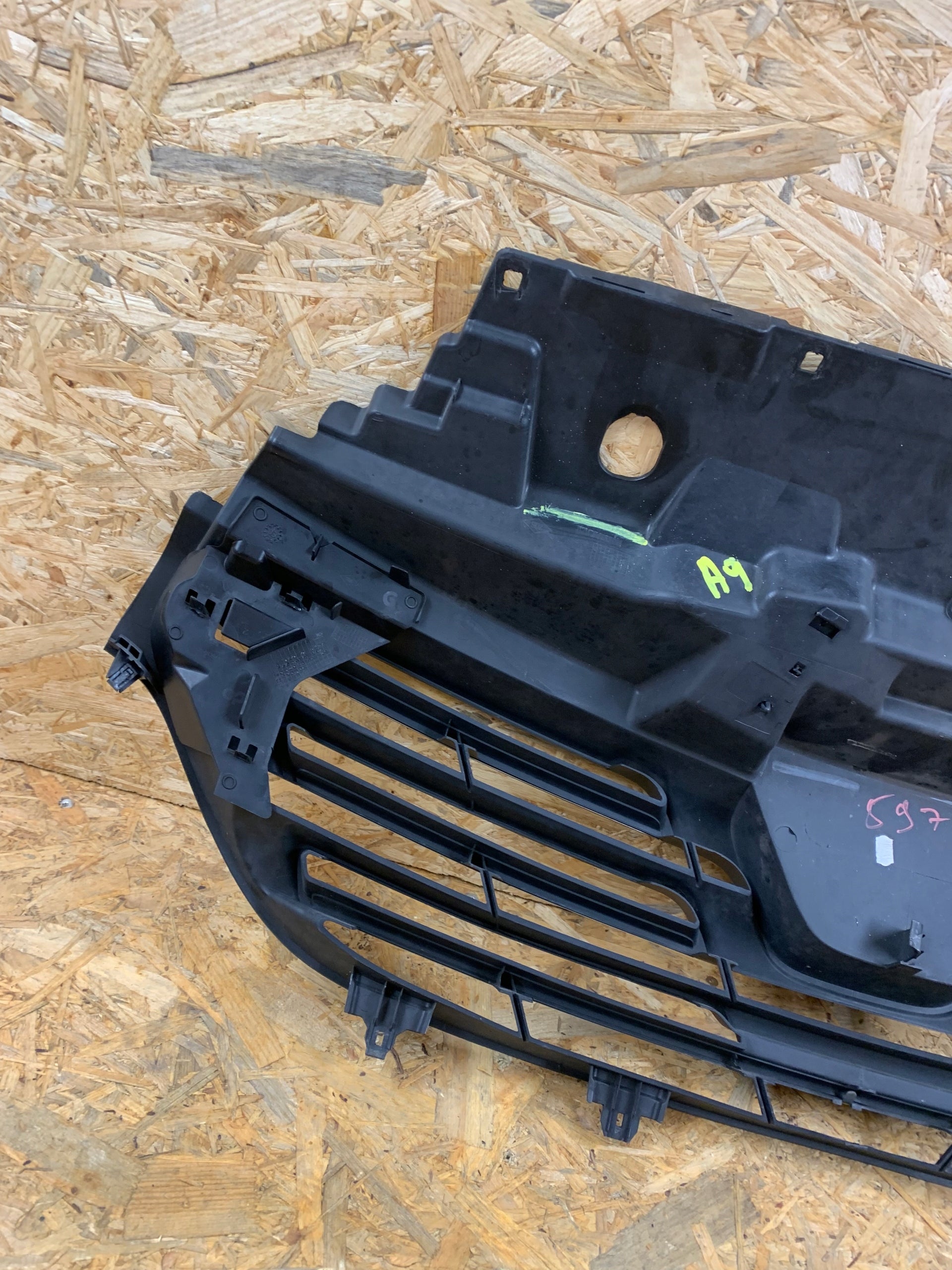 Kühlergrill Renault TRAFIC III FRONTGRILL 623108673R Kühlergitter