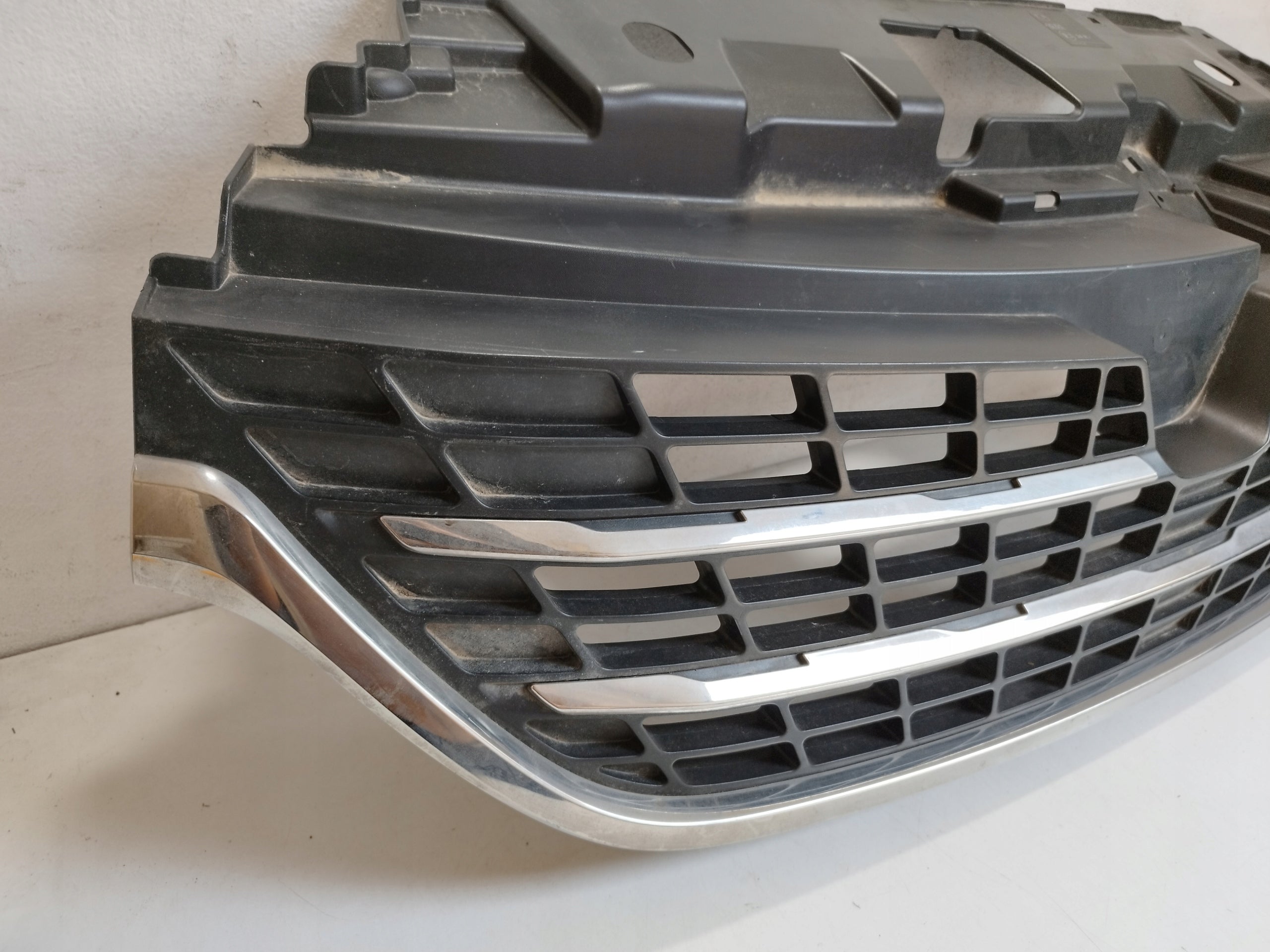 Kühlergrill Renault TRAFIC III FRONTGRILL 623109221R Kühlergitter