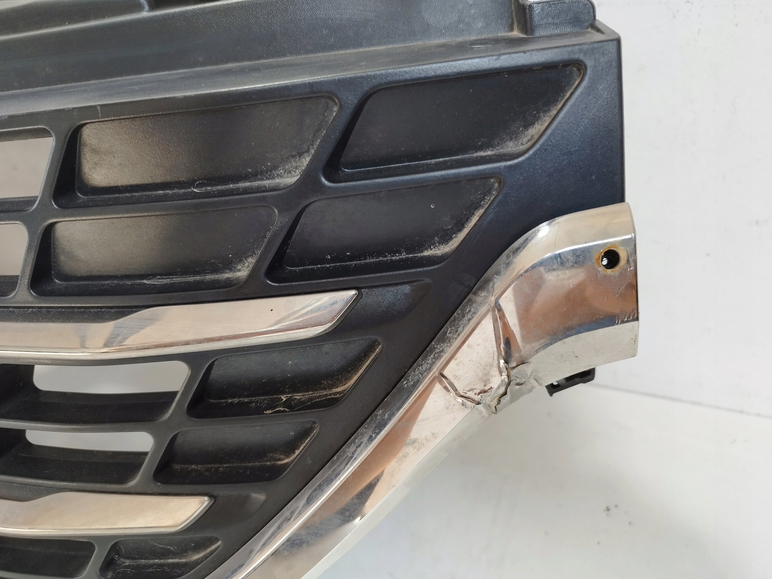 Kühlergrill Renault TRAFIC III FRONTGRILL 623109221R Kühlergitter