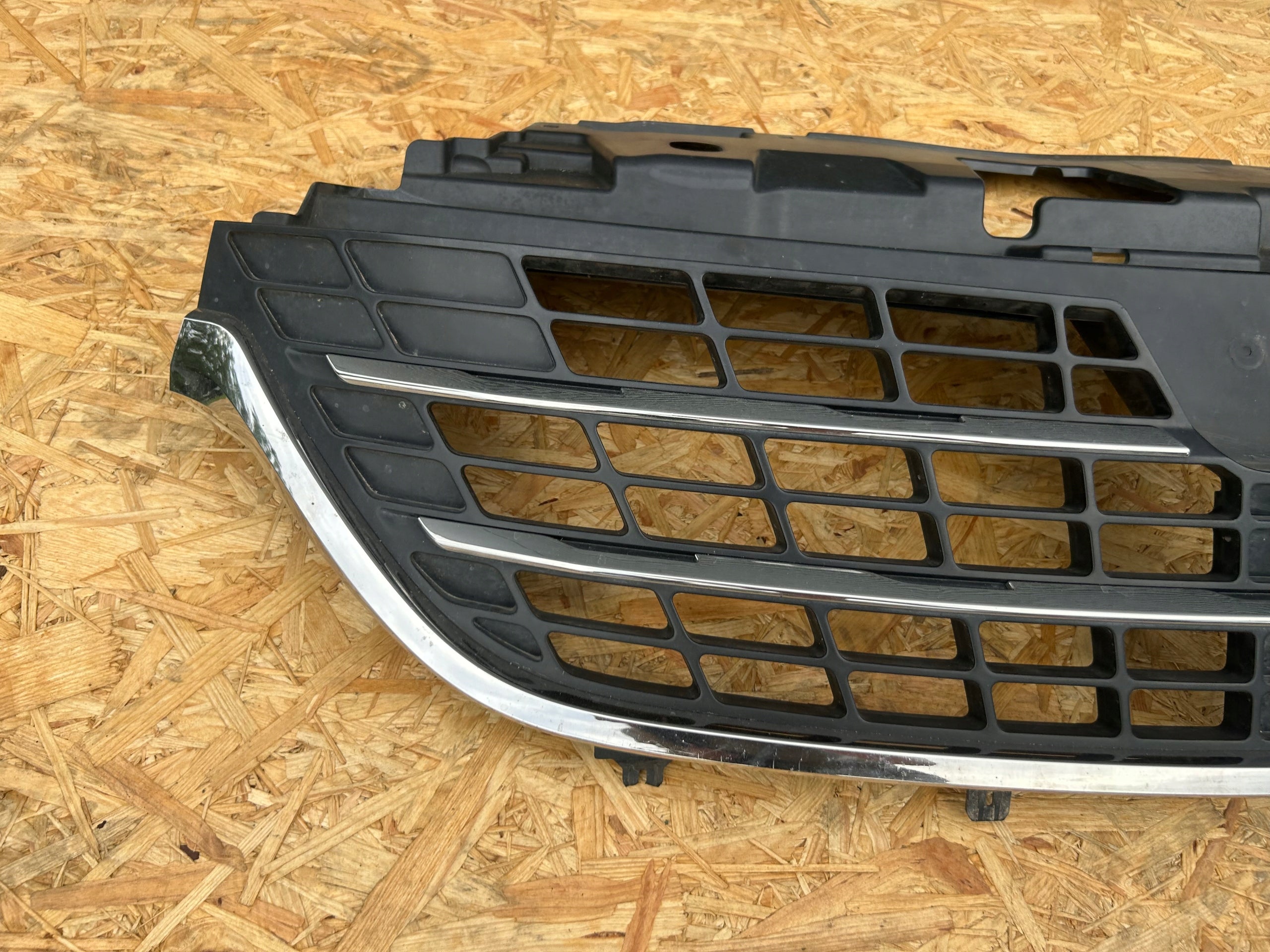 Kühlergrill Renault TRAFIC 3 III FRONTGRILL Kühlergitter