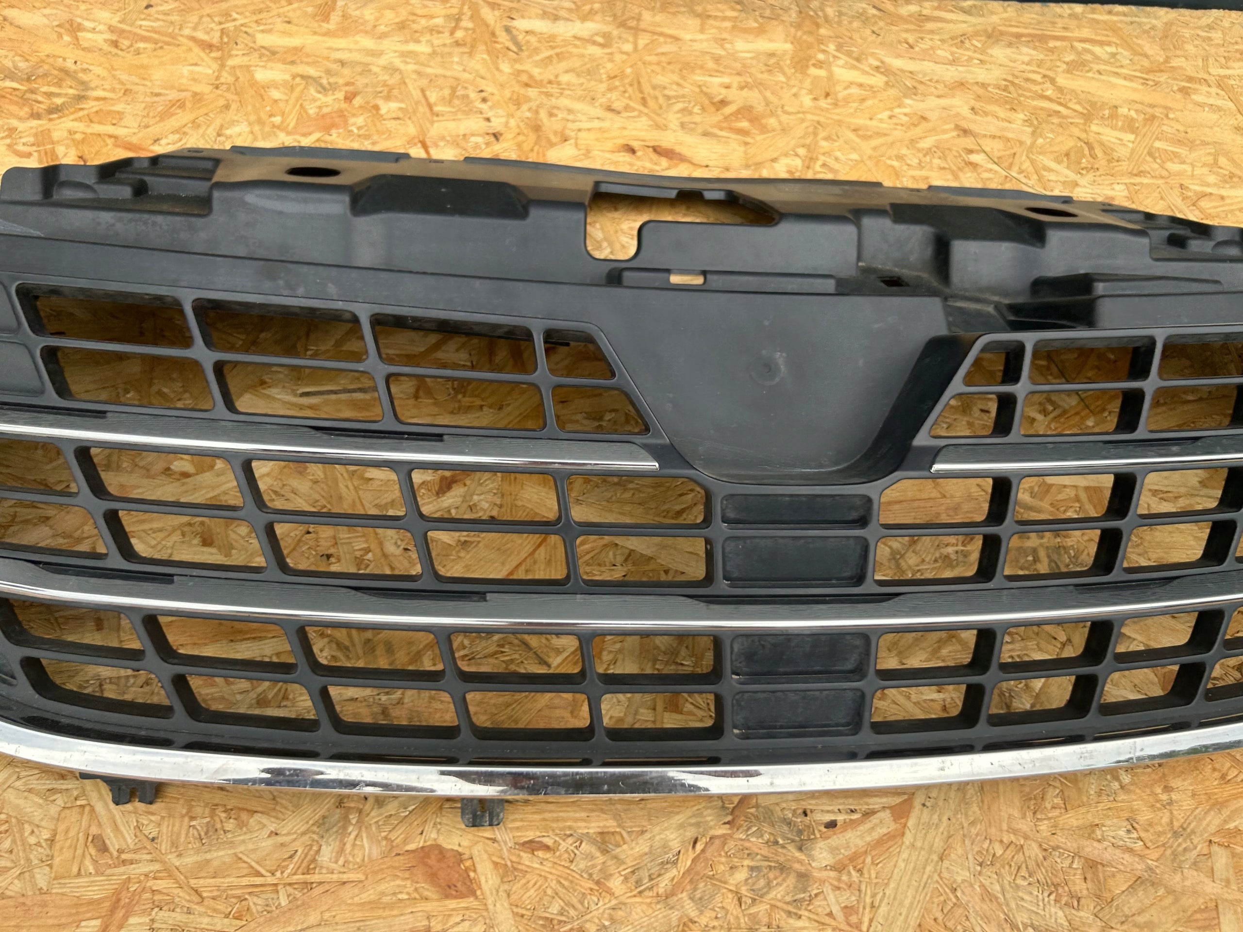 Kühlergrill Renault TRAFIC 3 III FRONTGRILL Kühlergitter