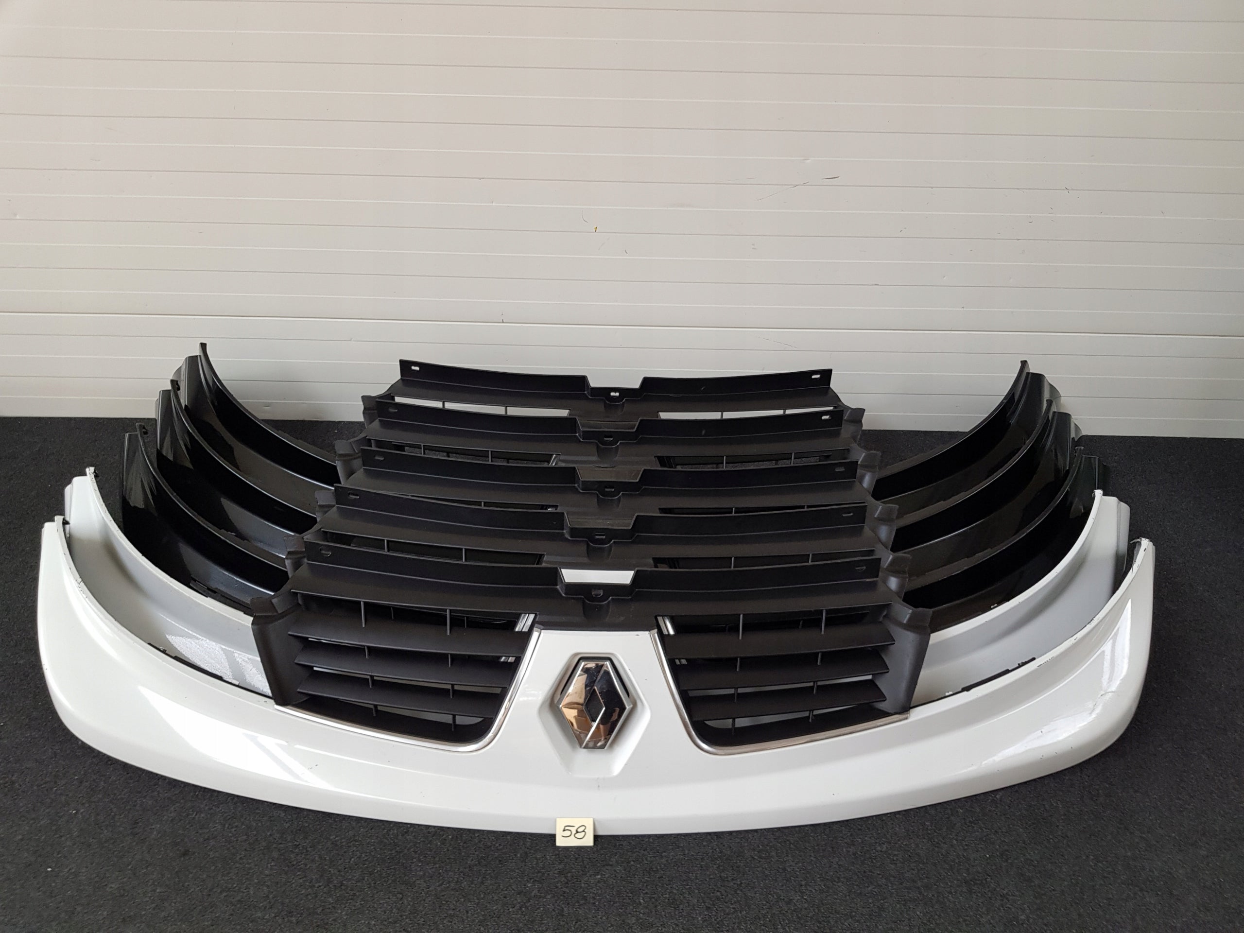 Kühlergrill Renault TRAFIC II 2 FRONTGRILL 623100251R Kühlergitter