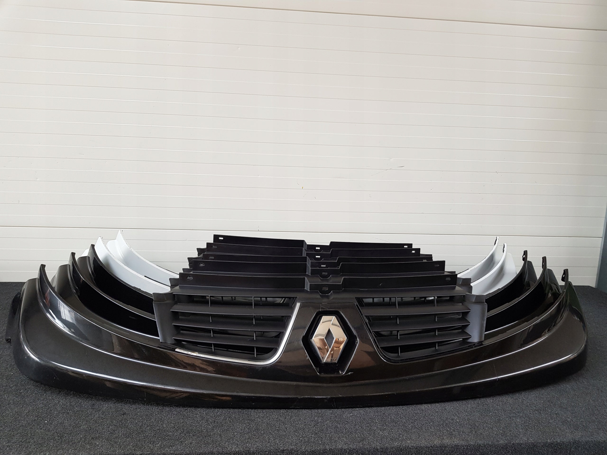 Kühlergrill Renault TRAFIC II 2 FRONTGRILL 623100251R Kühlergitter