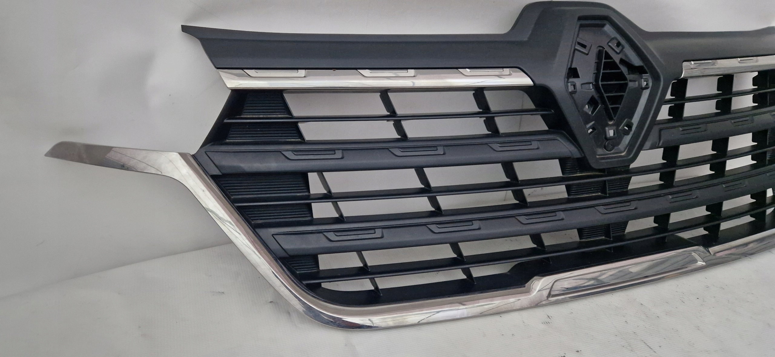 Kühlergrill Renault TRAFIC III FRONTGRILL 623103743R Kühlergitter