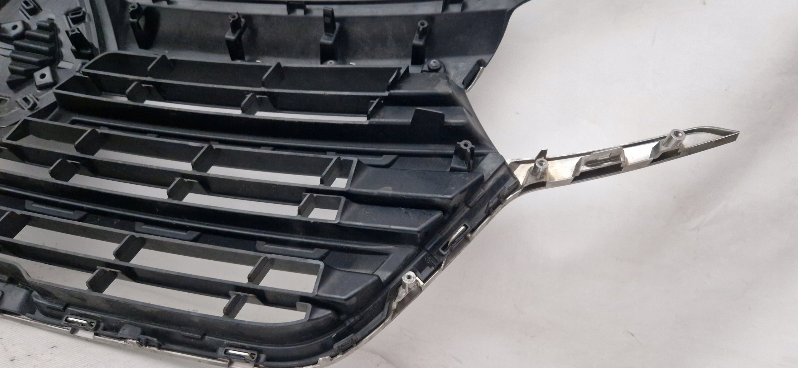 Kühlergrill Renault TRAFIC III FRONTGRILL 623103743R Kühlergitter