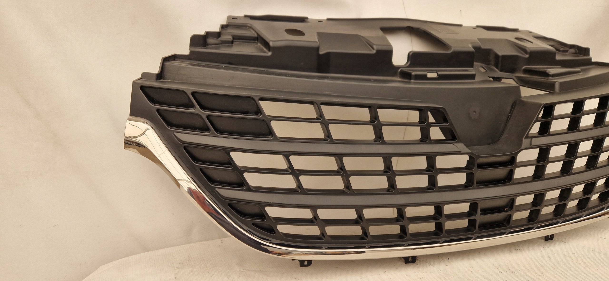 Kühlergrill Renault TRAFIC III 3 FRONTGRILL 623105226R Kühlergitter