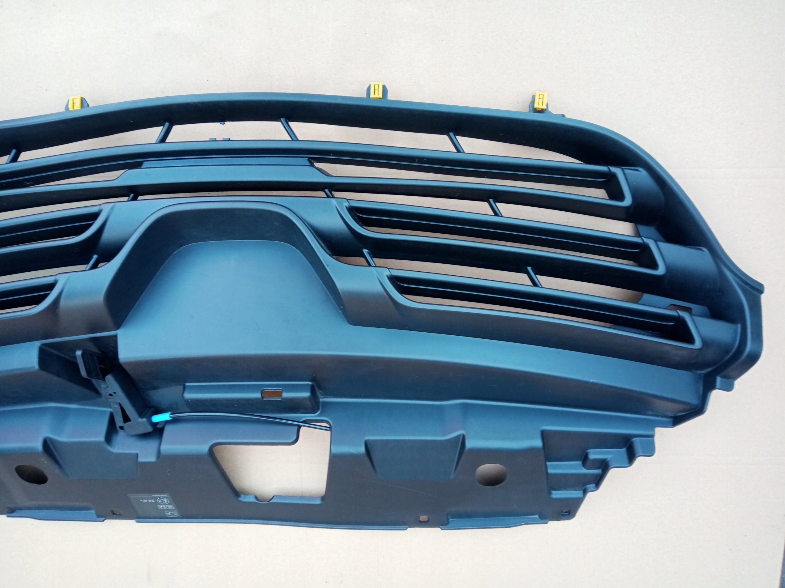 Kühlergrill Renault TRAFIC III FRONTGRILL 623108673R Kühlergitter