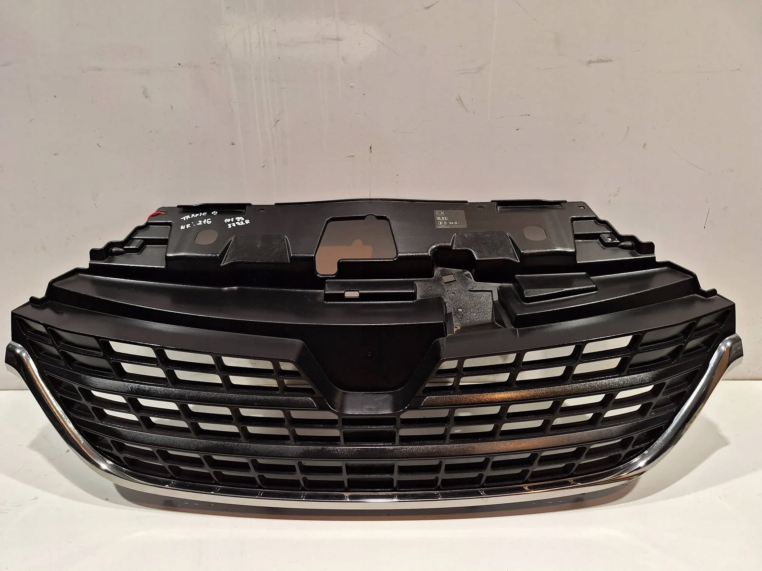 Kühlergrill Renault TRAFIC III FRONTGRILL Kühlergitter