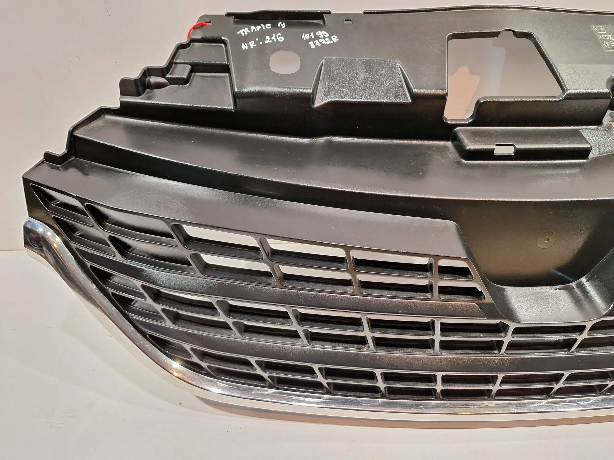 Kühlergrill Renault TRAFIC III FRONTGRILL Kühlergitter