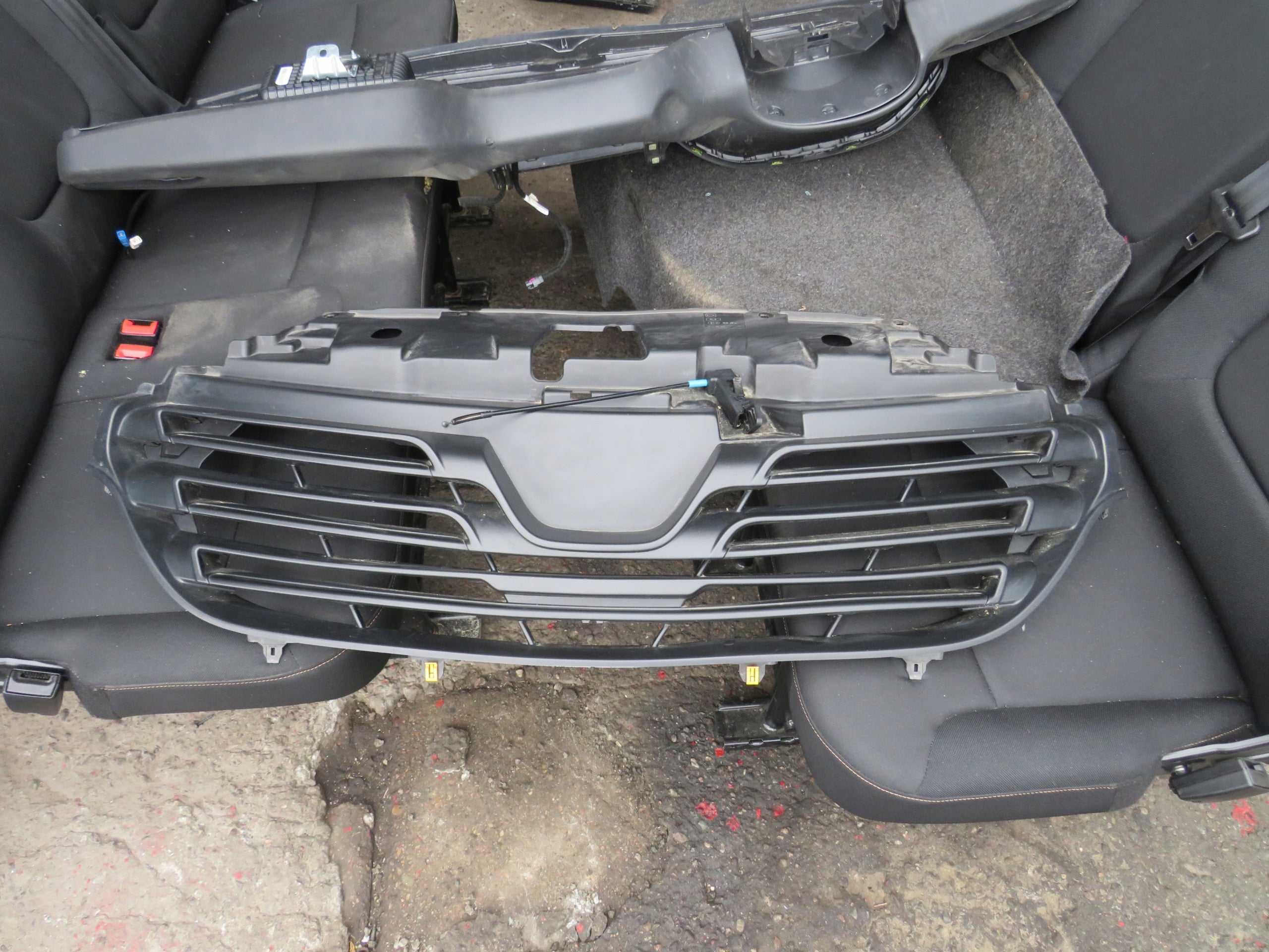 Kühlergrill Renault TRAFIC III 3 FRONTGRILL Kühlergitter