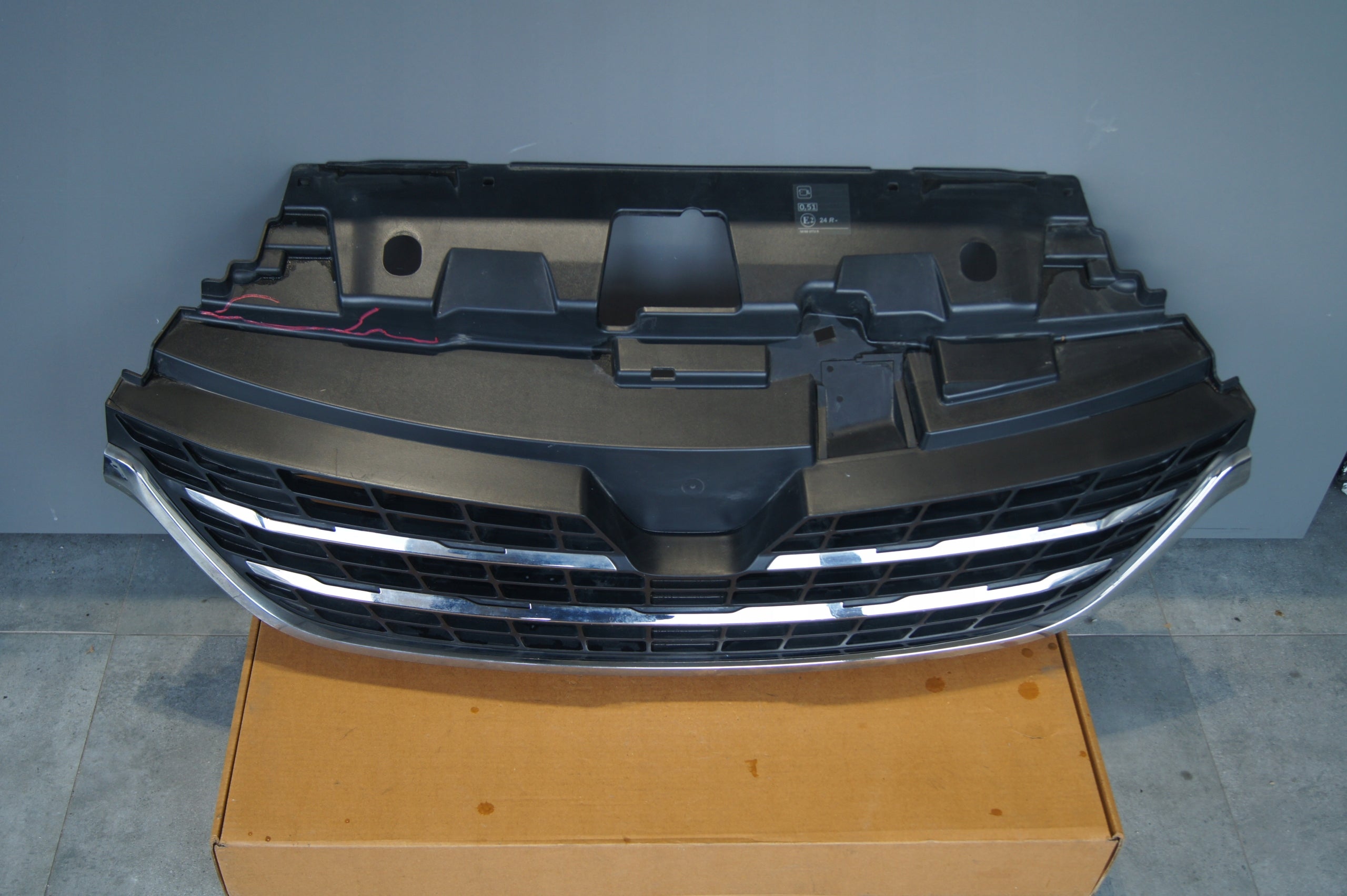 Kühlergrill Renault TRAFIC III FRONTGRILL Kühlergitter