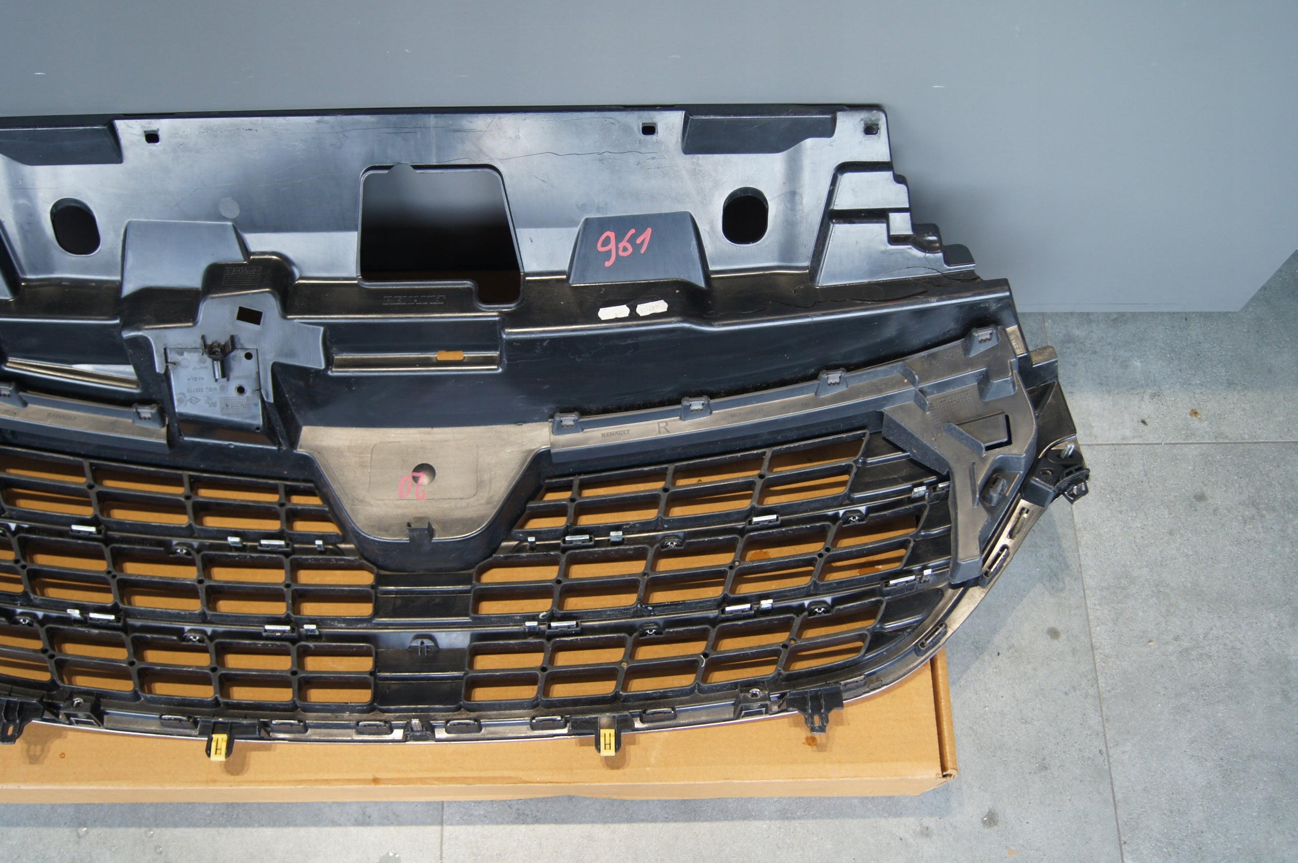 Kühlergrill Renault TRAFIC III FRONTGRILL Kühlergitter