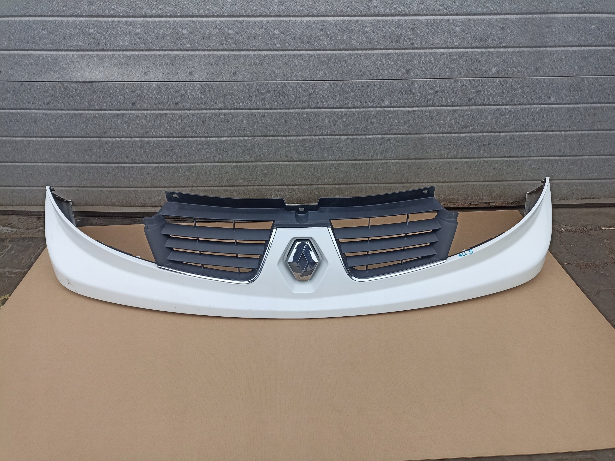 Kühlergrill Renault TRAFIC 2 FRONTGRILL Kühlergitter