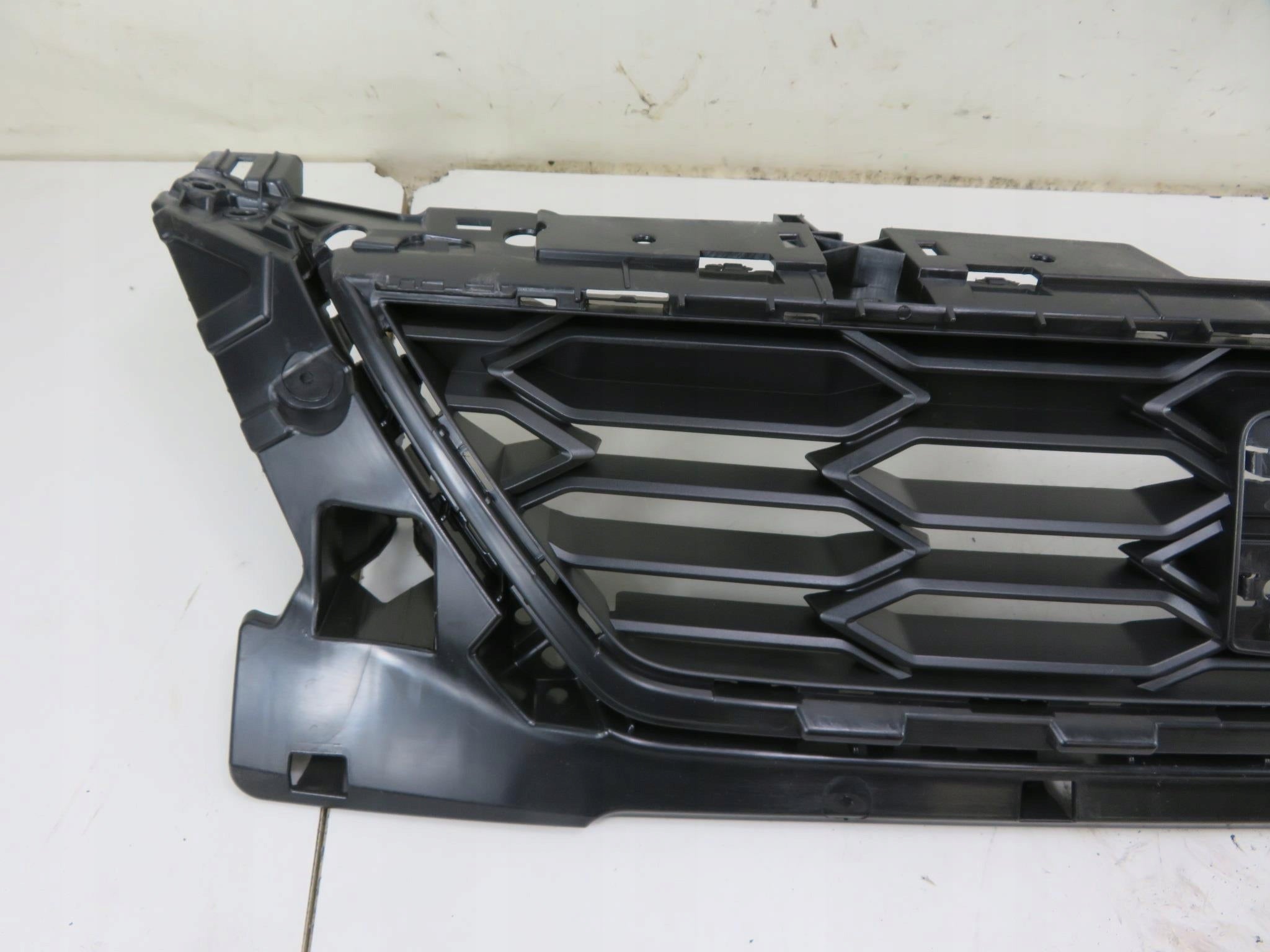 Kühlergrill SEAT  FRONTGRILL 5F0853654J Kühlergitter