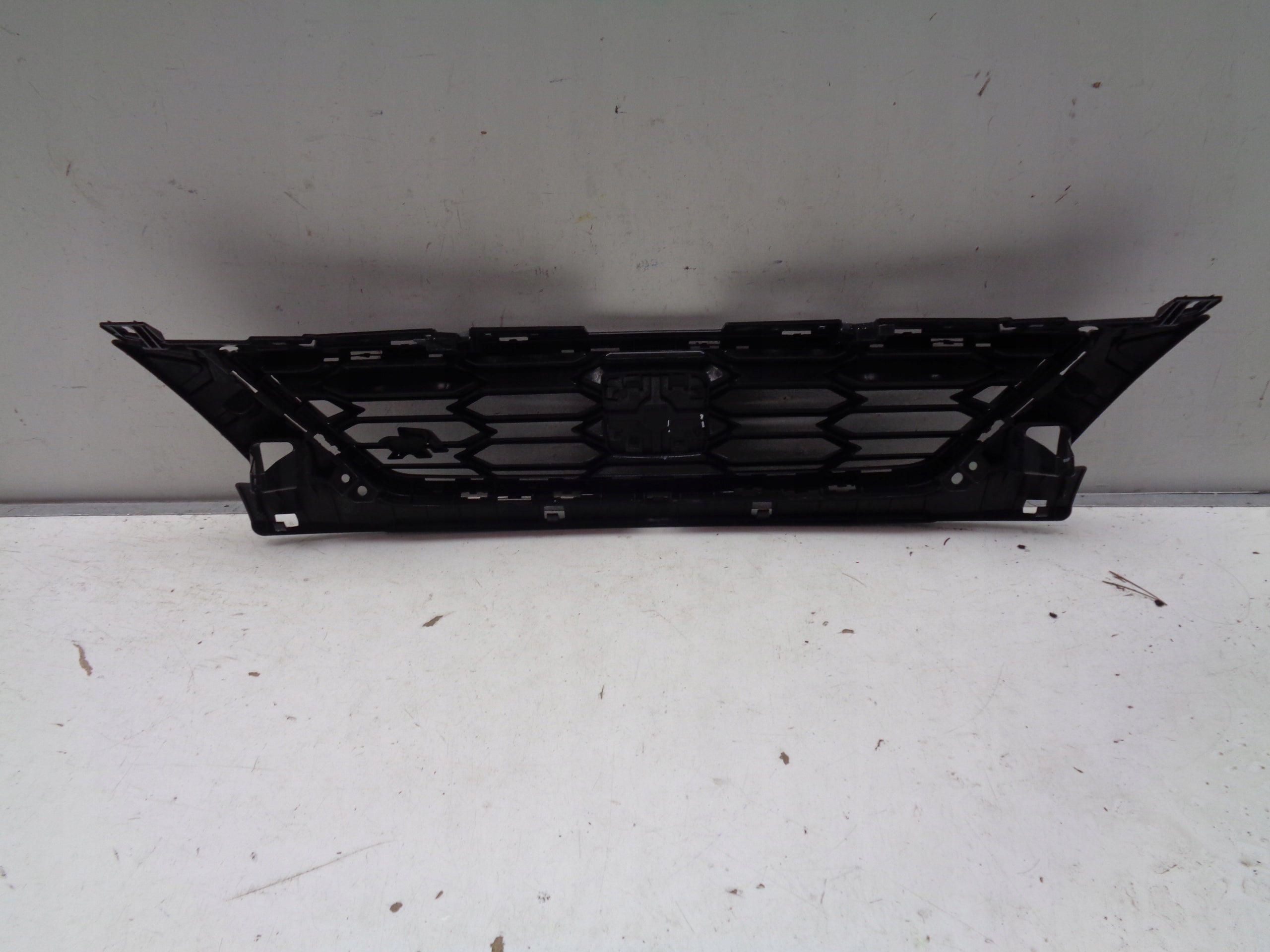 Kühlergrill SEAT  FRONTGRILL 5F0853654J Kühlergitter