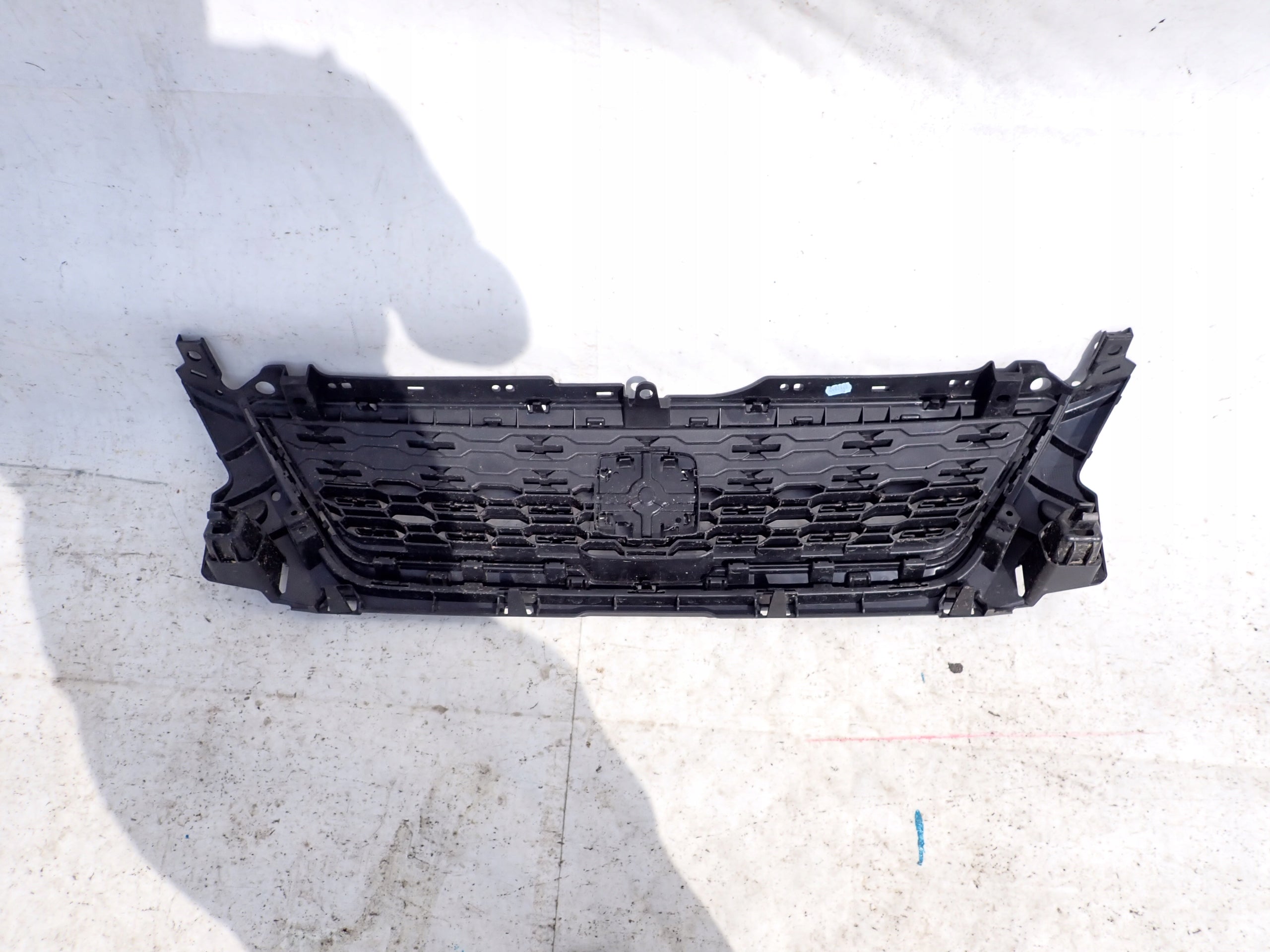 Kühlergrill SEAT  FRONTGRILL 6F0853654 Kühlergitter