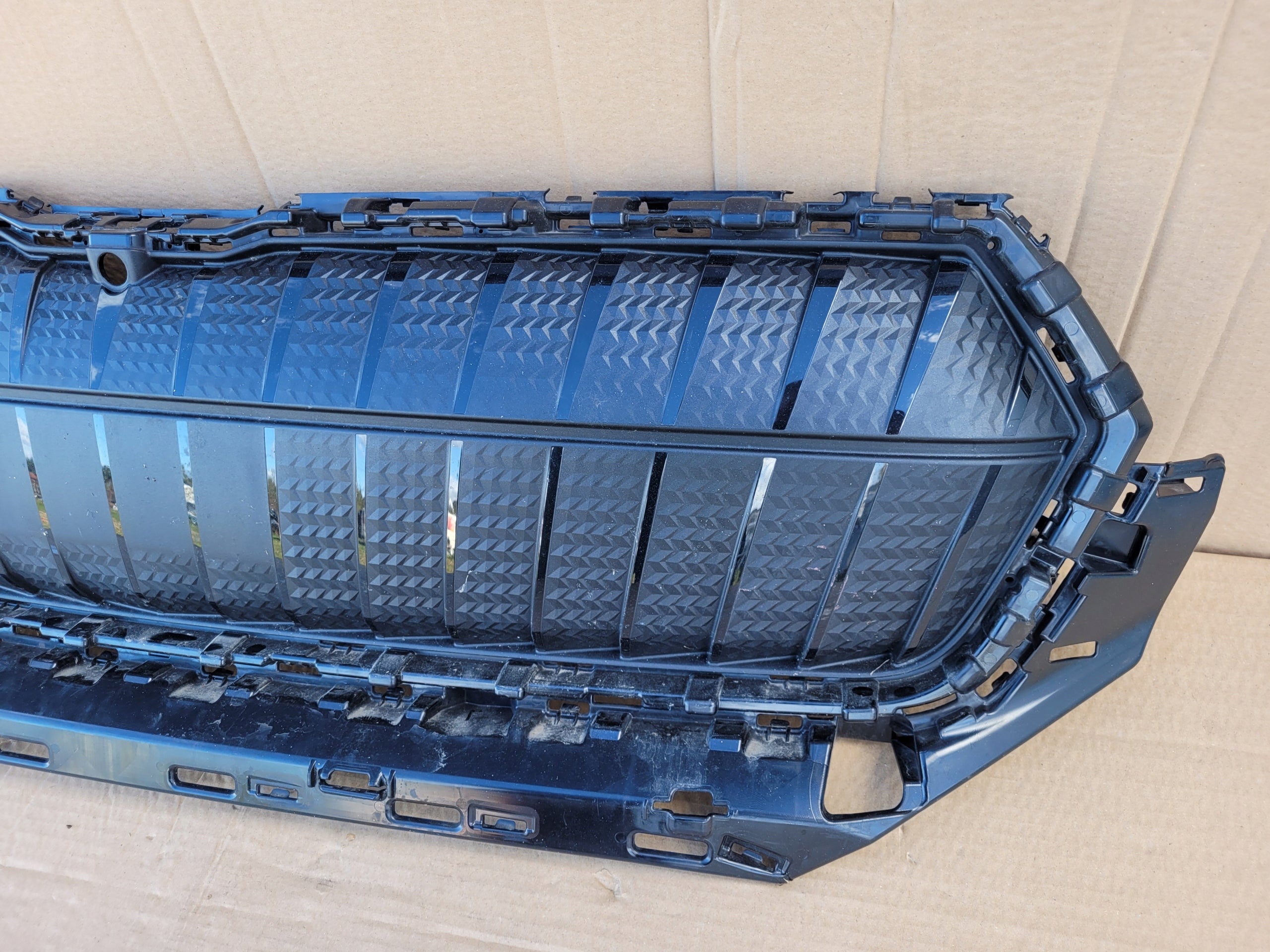 Kühlergrill Skoda ENYAQ FRONTGRILL 5LA853653 Kühlergitter