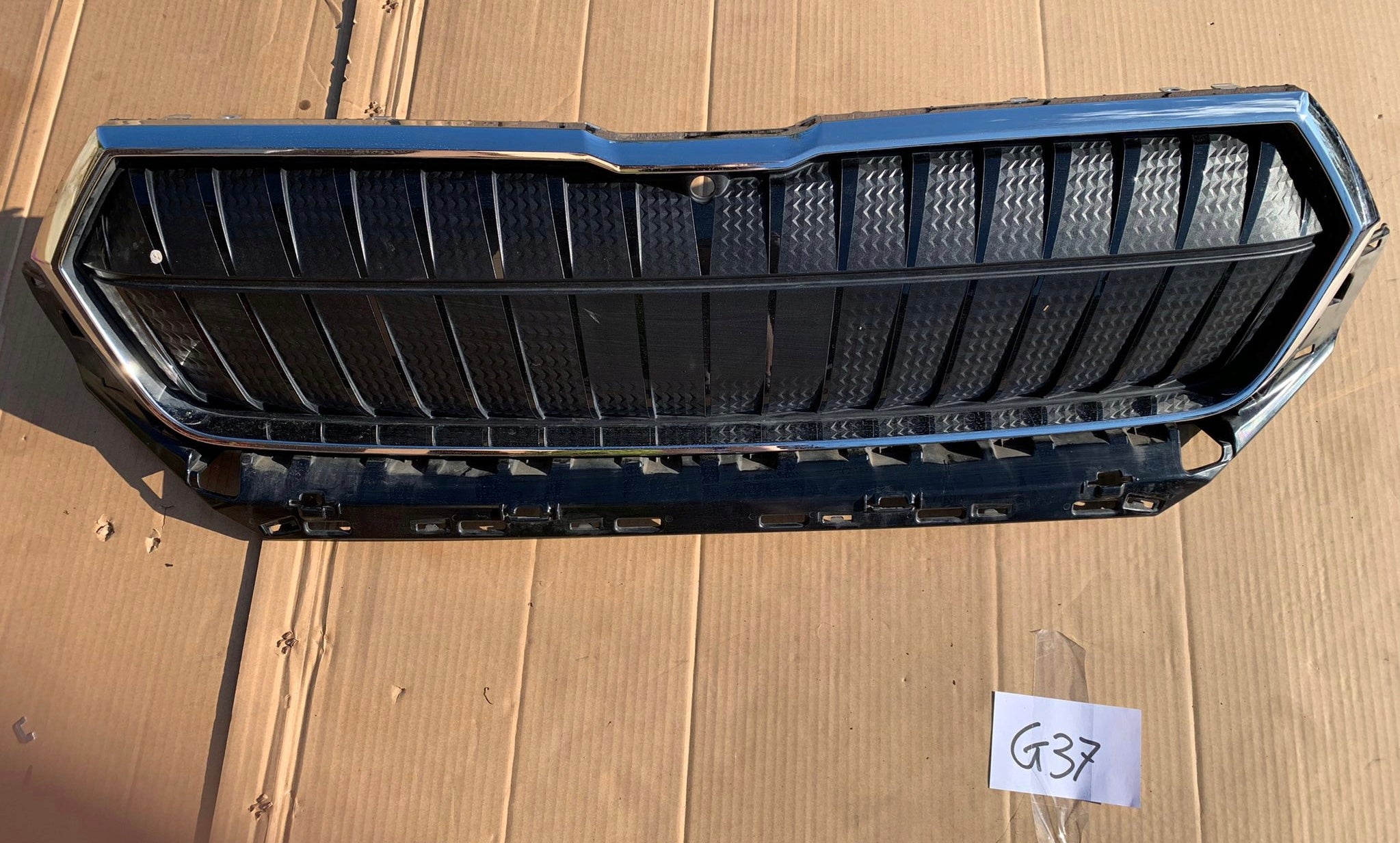 Kühlergrill Skoda ENYAQ FRONTGRILL 5LA853653 Kühlergitter