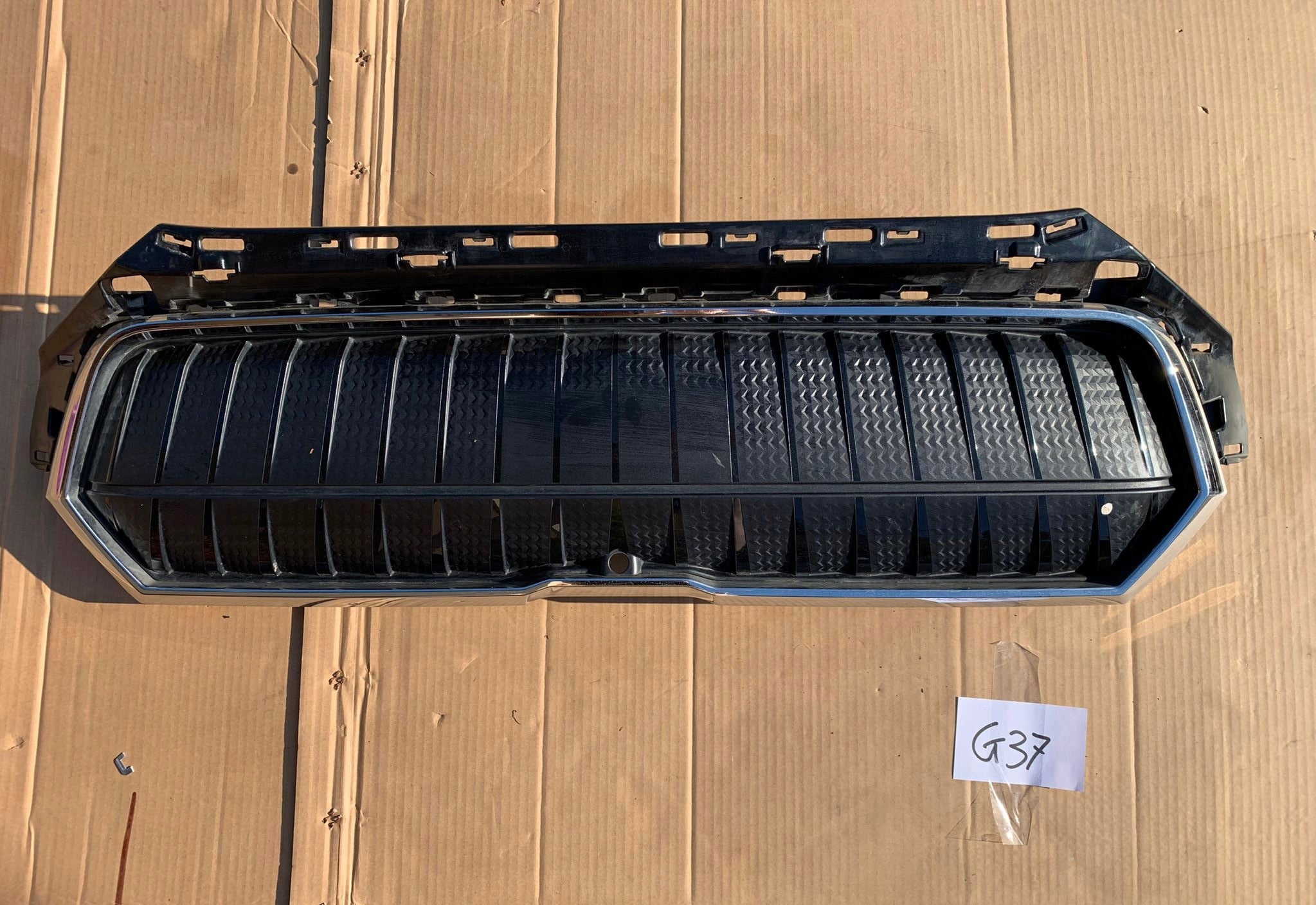 Kühlergrill Skoda ENYAQ FRONTGRILL 5LA853653 Kühlergitter