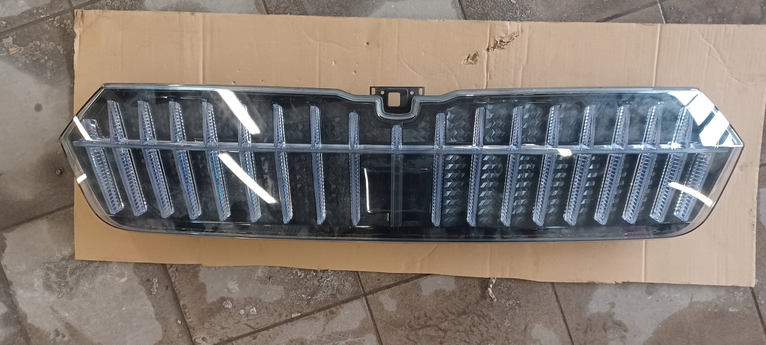 Kühlergrill Skoda ENYAQ IV FRONTGRILL 5LA853761CE Kühlergitter