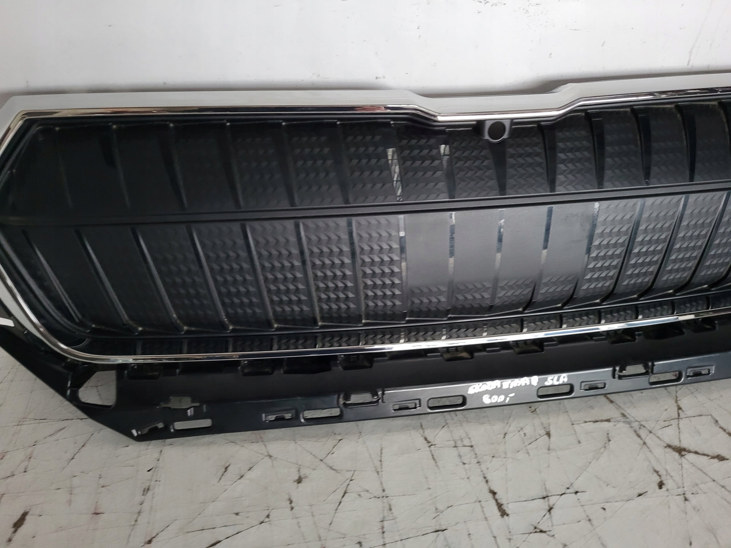 Kühlergrill Skoda ENYAQ FRONTGRILL 5LA85365325 Kühlergitter