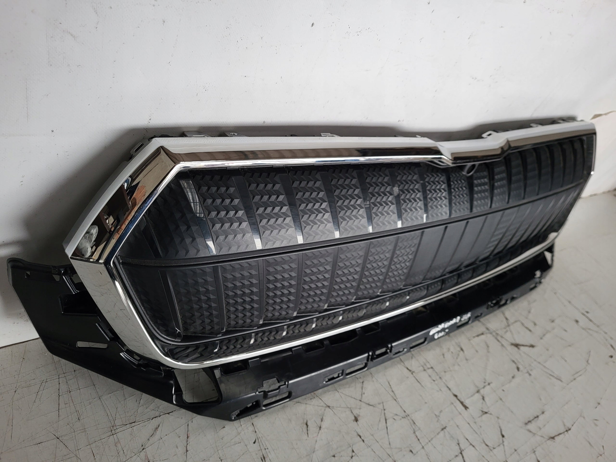 Kühlergrill Skoda ENYAQ FRONTGRILL 5LA85365325 Kühlergitter