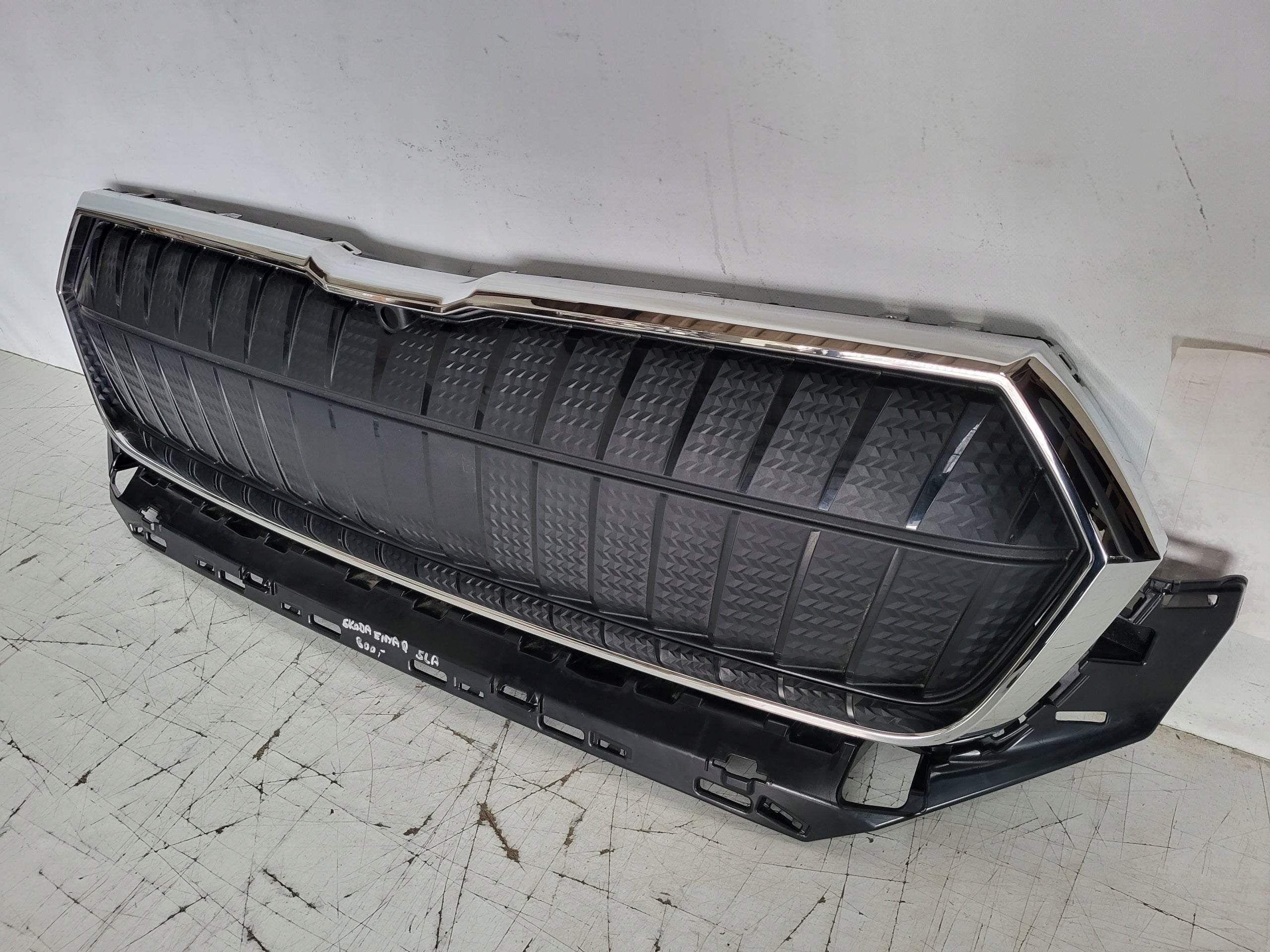 Kühlergrill Skoda ENYAQ FRONTGRILL 5LA85365325 Kühlergitter