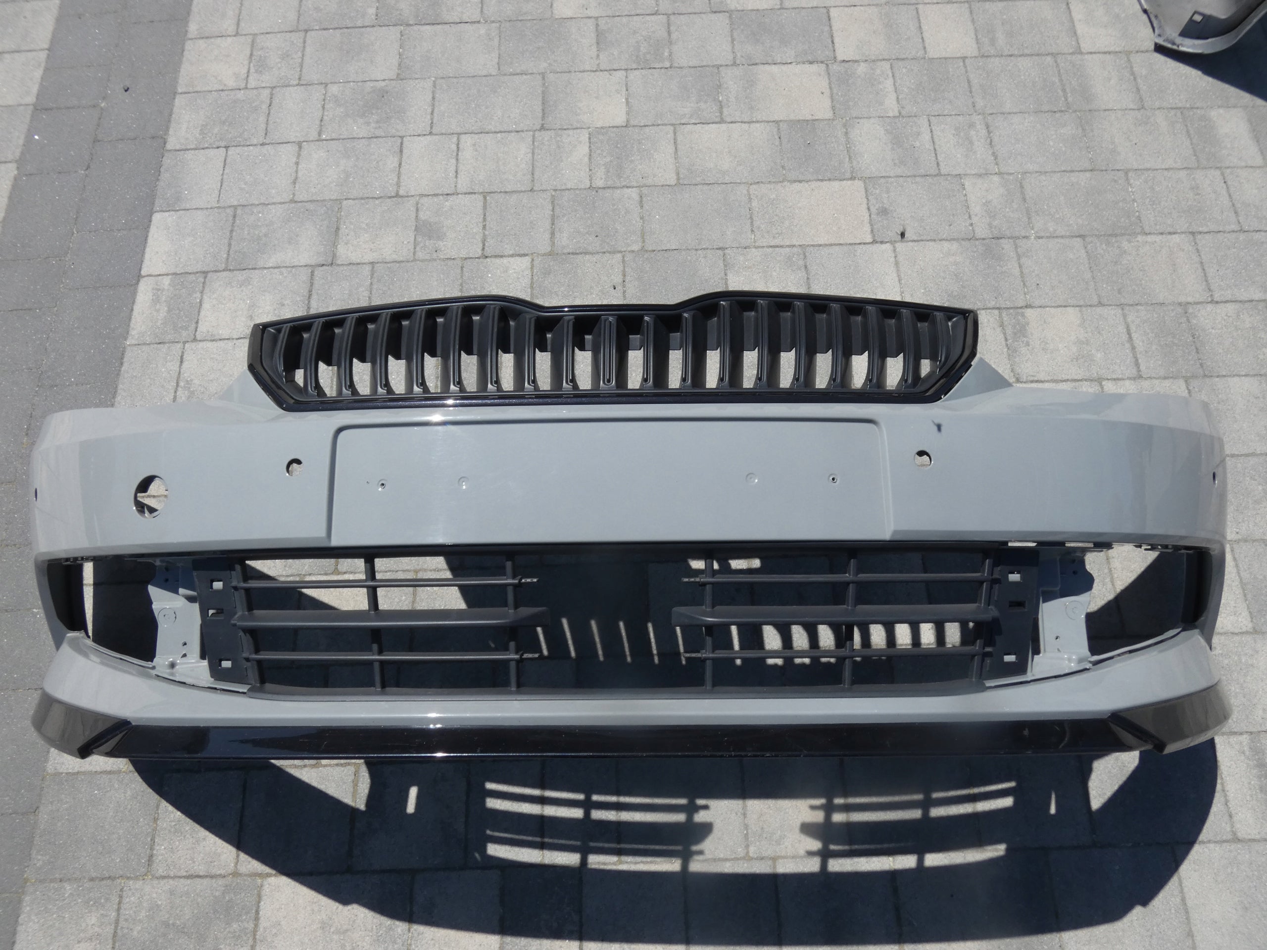 Kühlergrill Skoda FABIA III FRONTGRILL 6V0807221 Kühlergitter