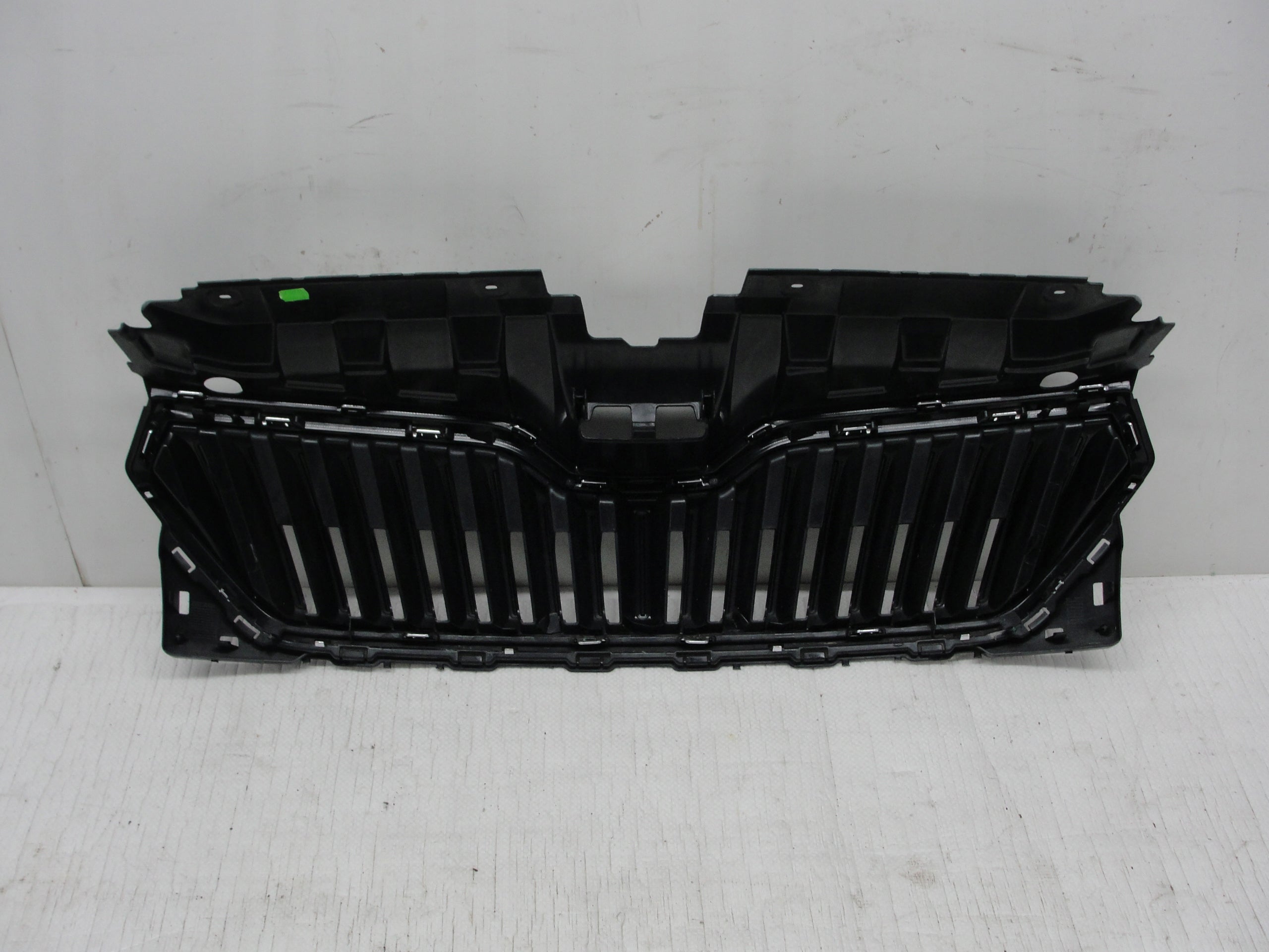 Kühlergrill Skoda FABIA III FRONTGRILL 6V0853653C Kühlergitter