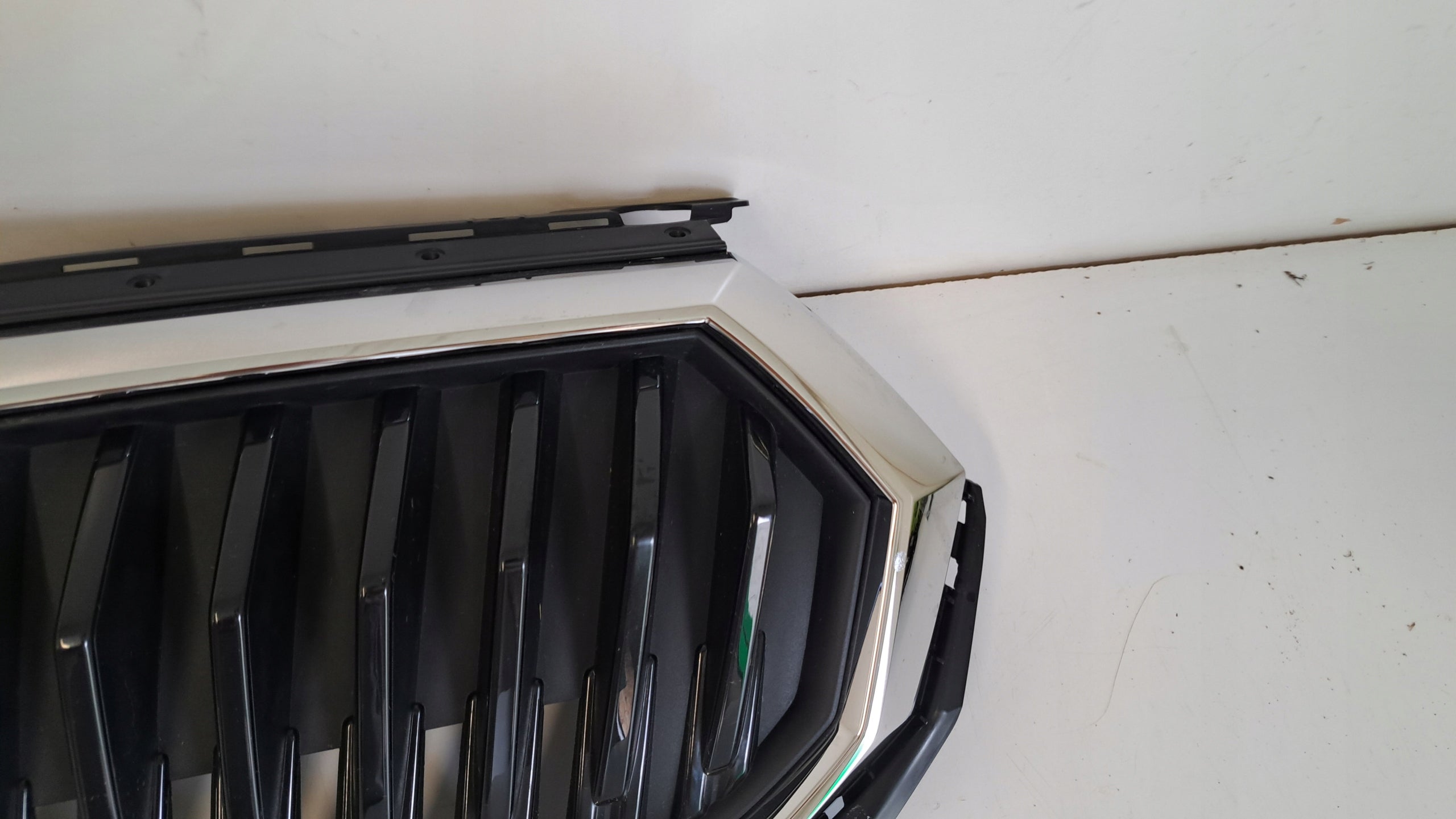 Kühlergrill Skoda FABIA IV 4 FRONTGRILL 6VA853653 Kühlergitter